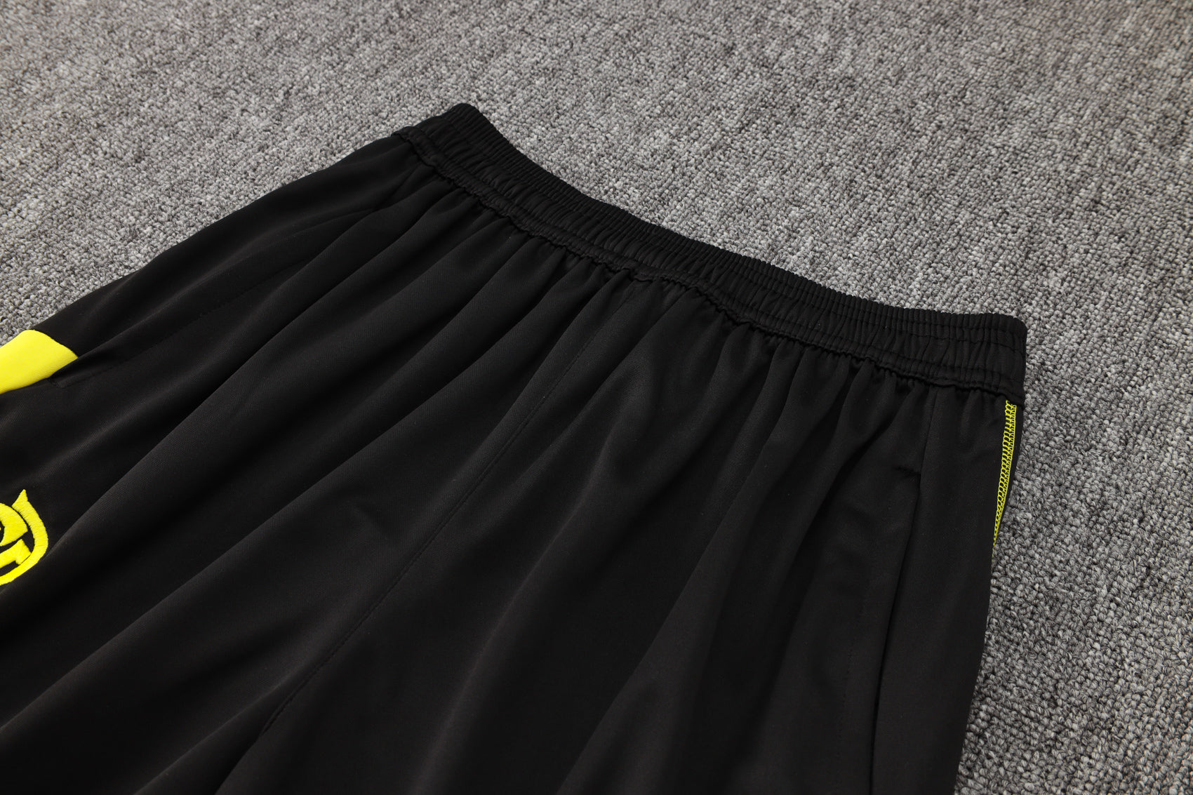 CONJUNTO DE TREINO FLAMENGO YELLOW 24/25