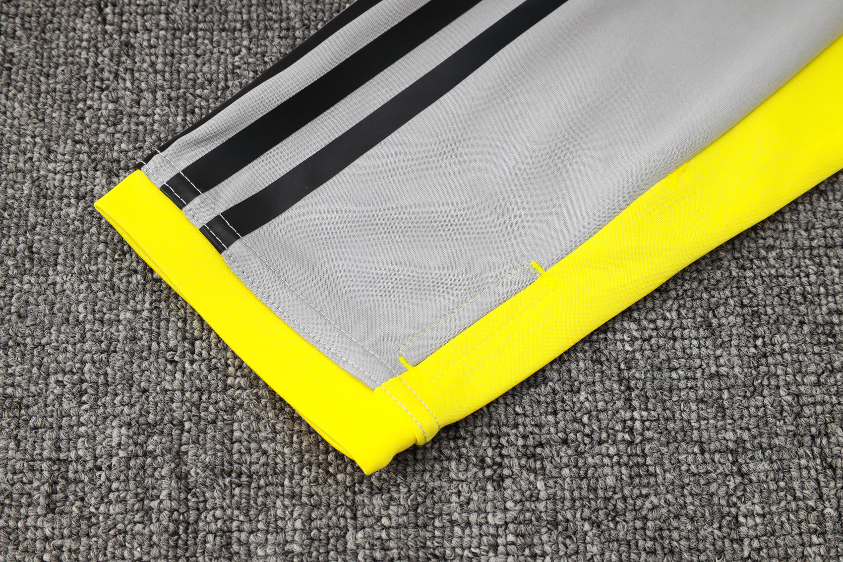 CONJUNTO DE TREINO FLAMENGO YELLOW 24/25