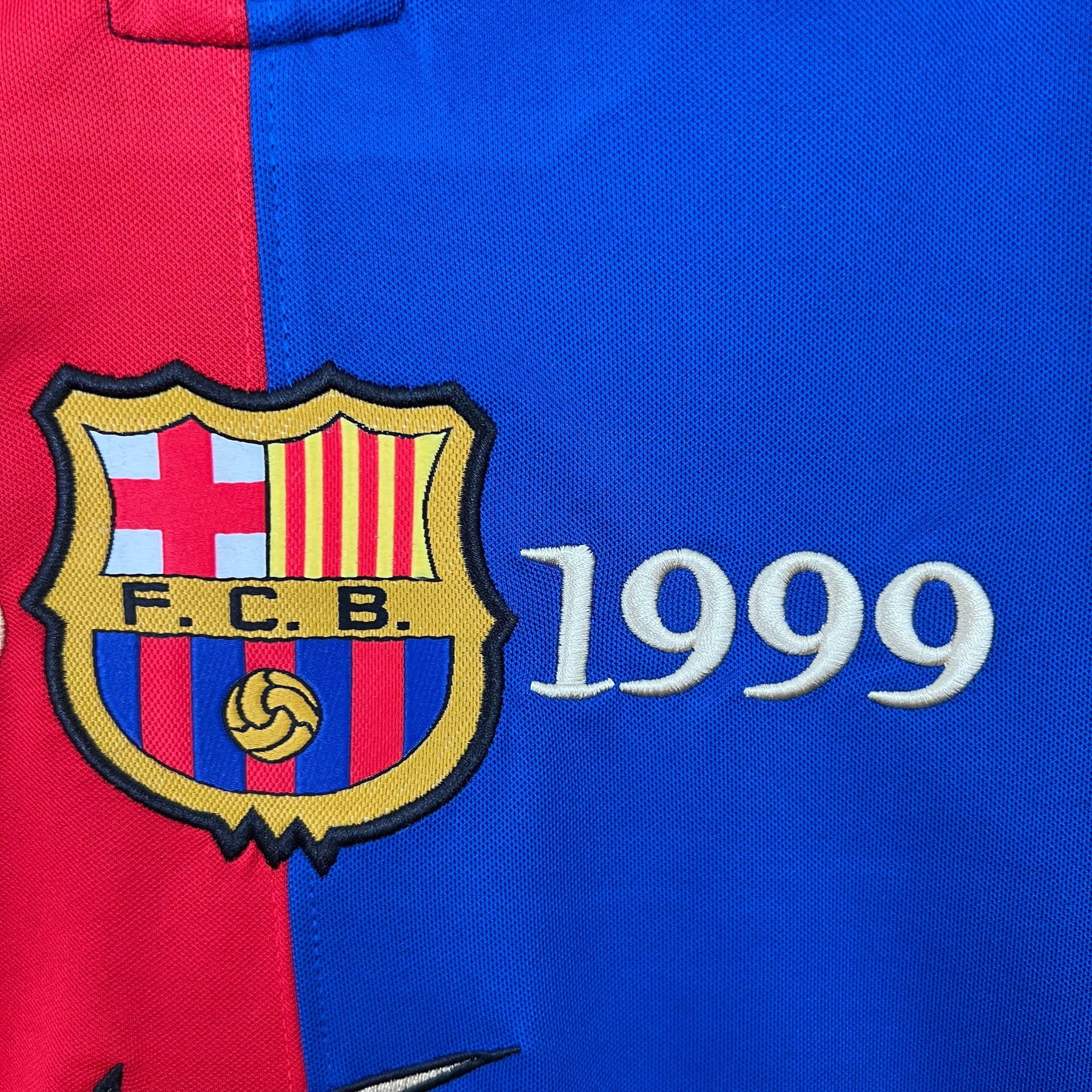CAMISA RETRÔ BARCELONA HOME MANGA LONGA 100 ANOS