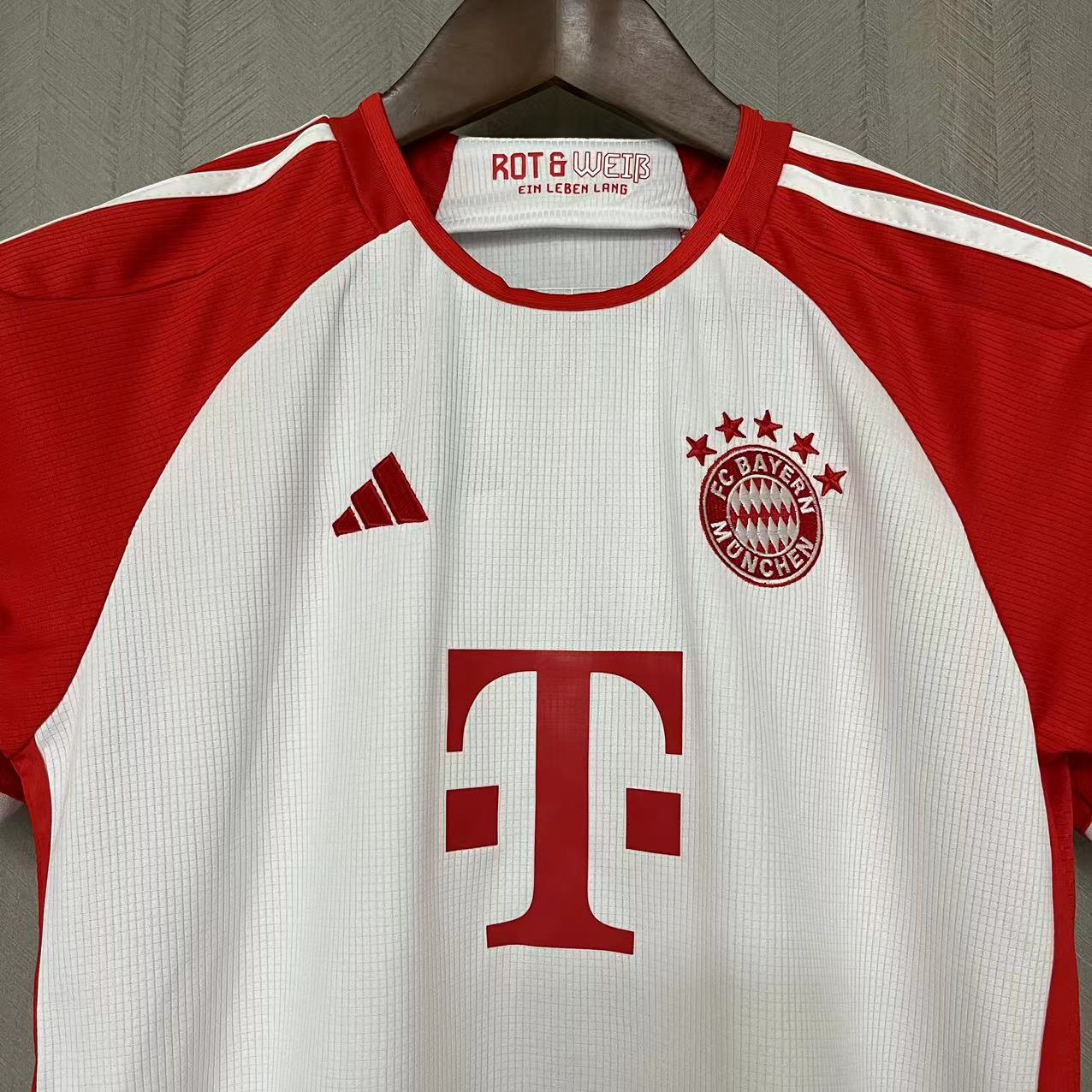 KIT INFANTIL BAYERN DE MUNICH HOME 23/24
