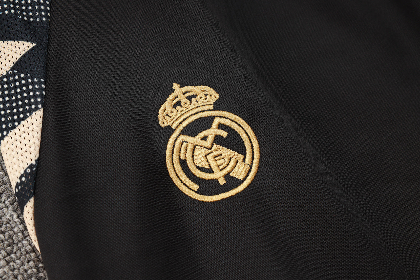 CONJUNTO DE TREINO REAL MADRID B837 24/25