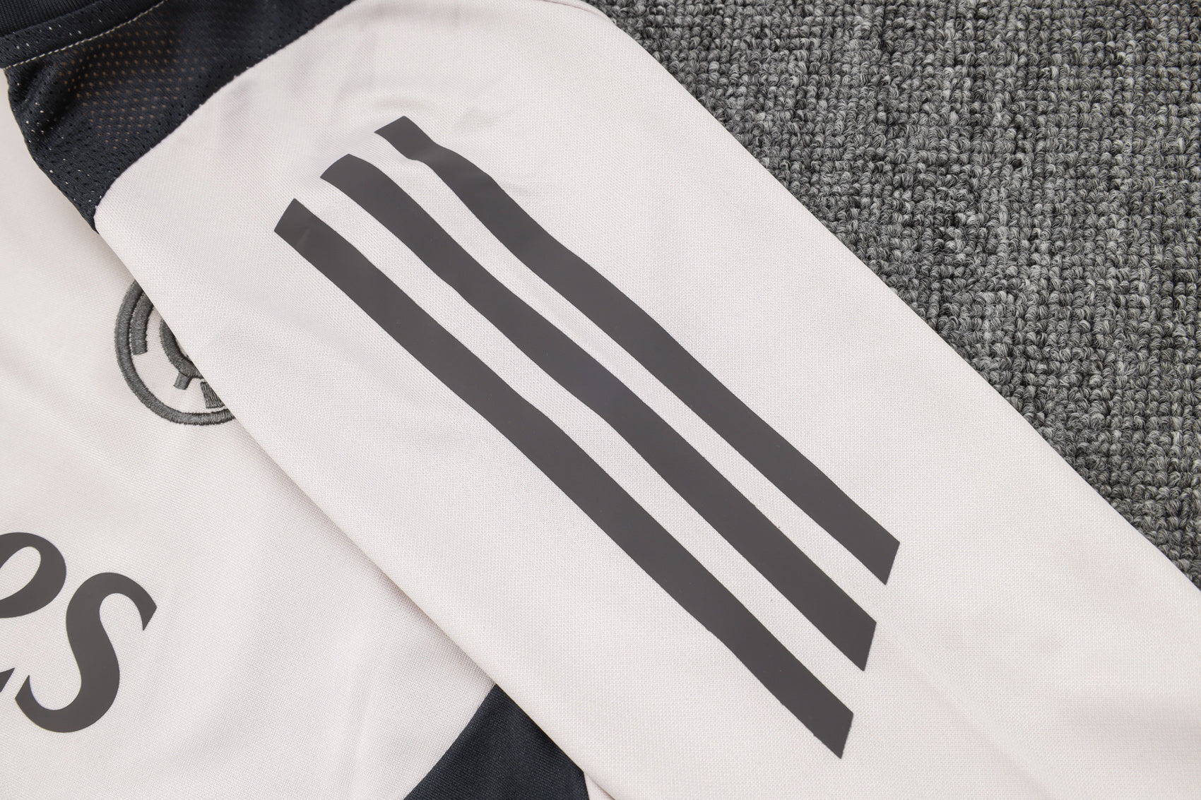 CONJUNTO DE TREINO REAL MADRID B909 24/25