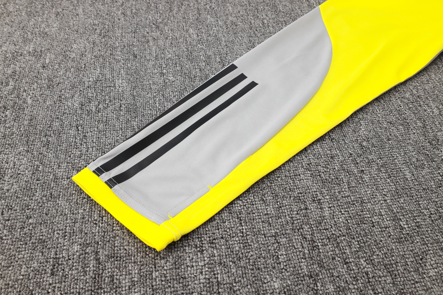 CONJUNTO DE TREINO FLAMENGO YELLOW 24/25