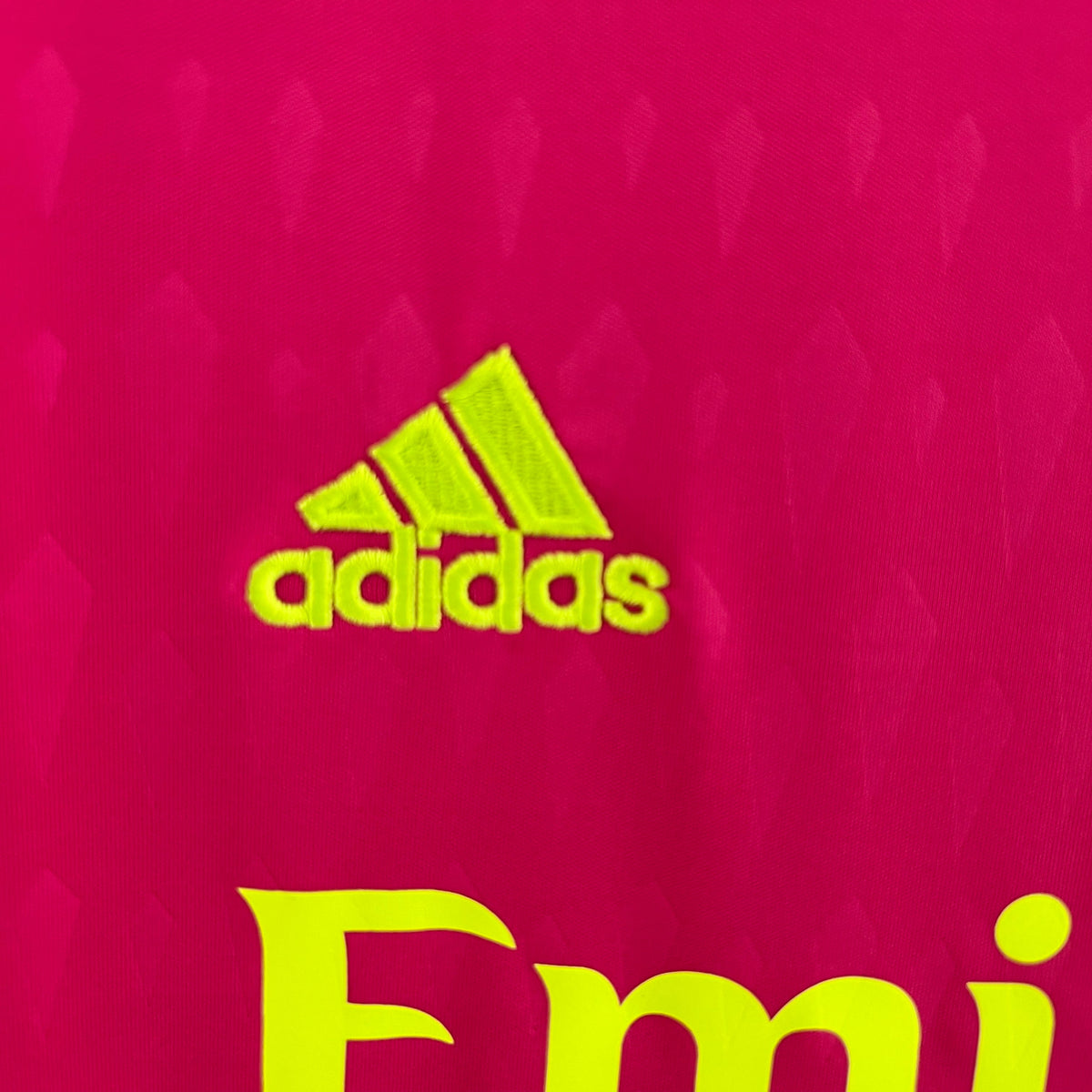 CAMISA REAL MADRID GOLEIRO PINK 23/24