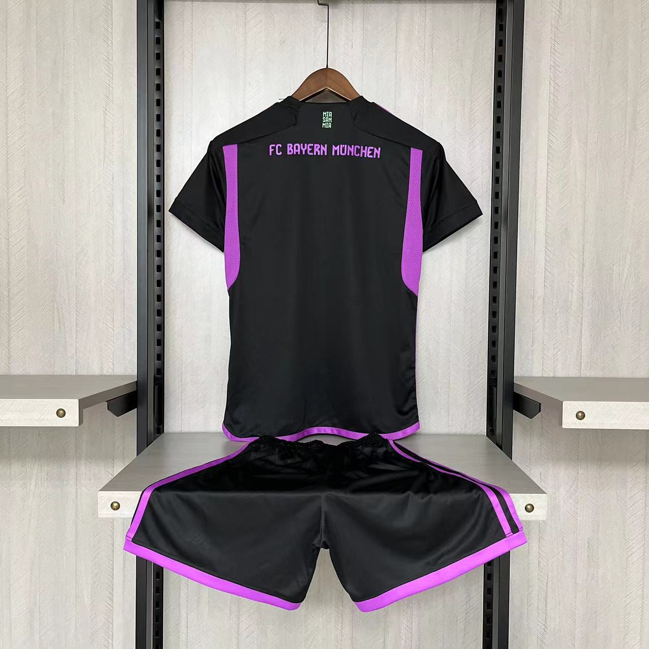 KIT INFANTIL BAYERN DE MUNICH AWAY 23/24