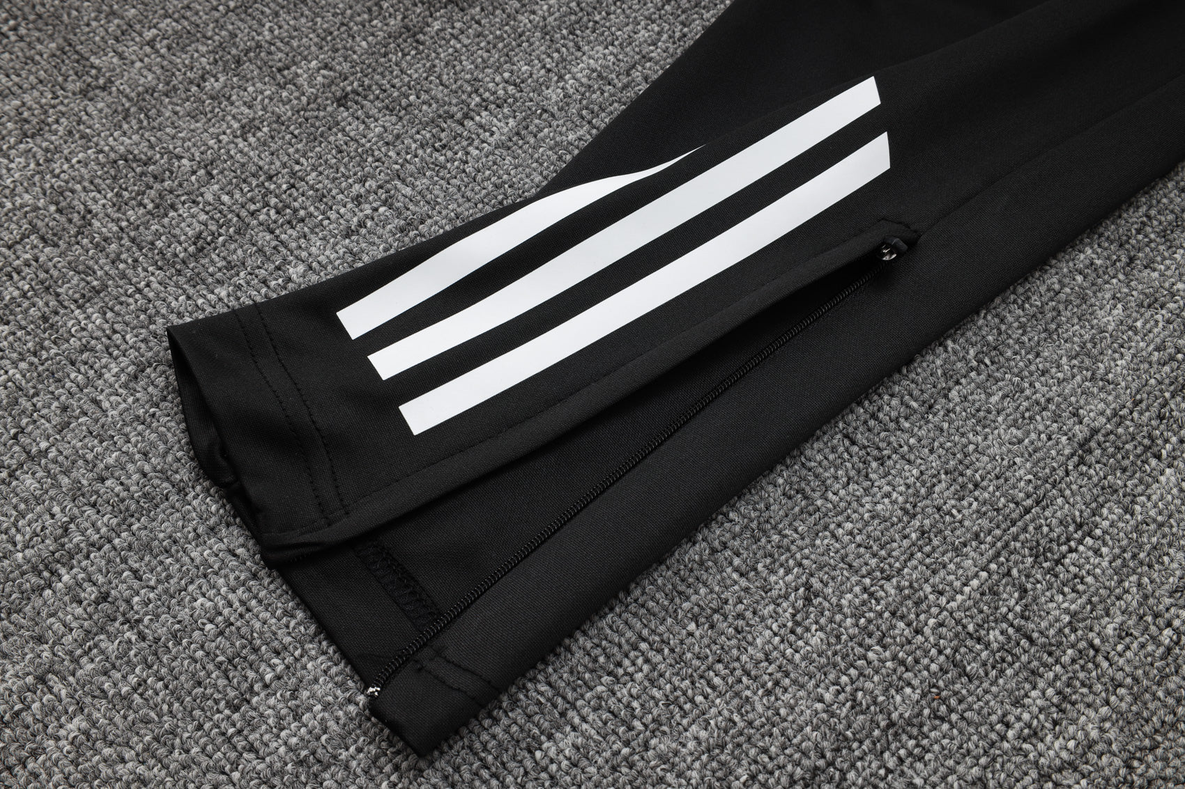 CONJUNTO DE TREINO REAL MADRID B979 24/25