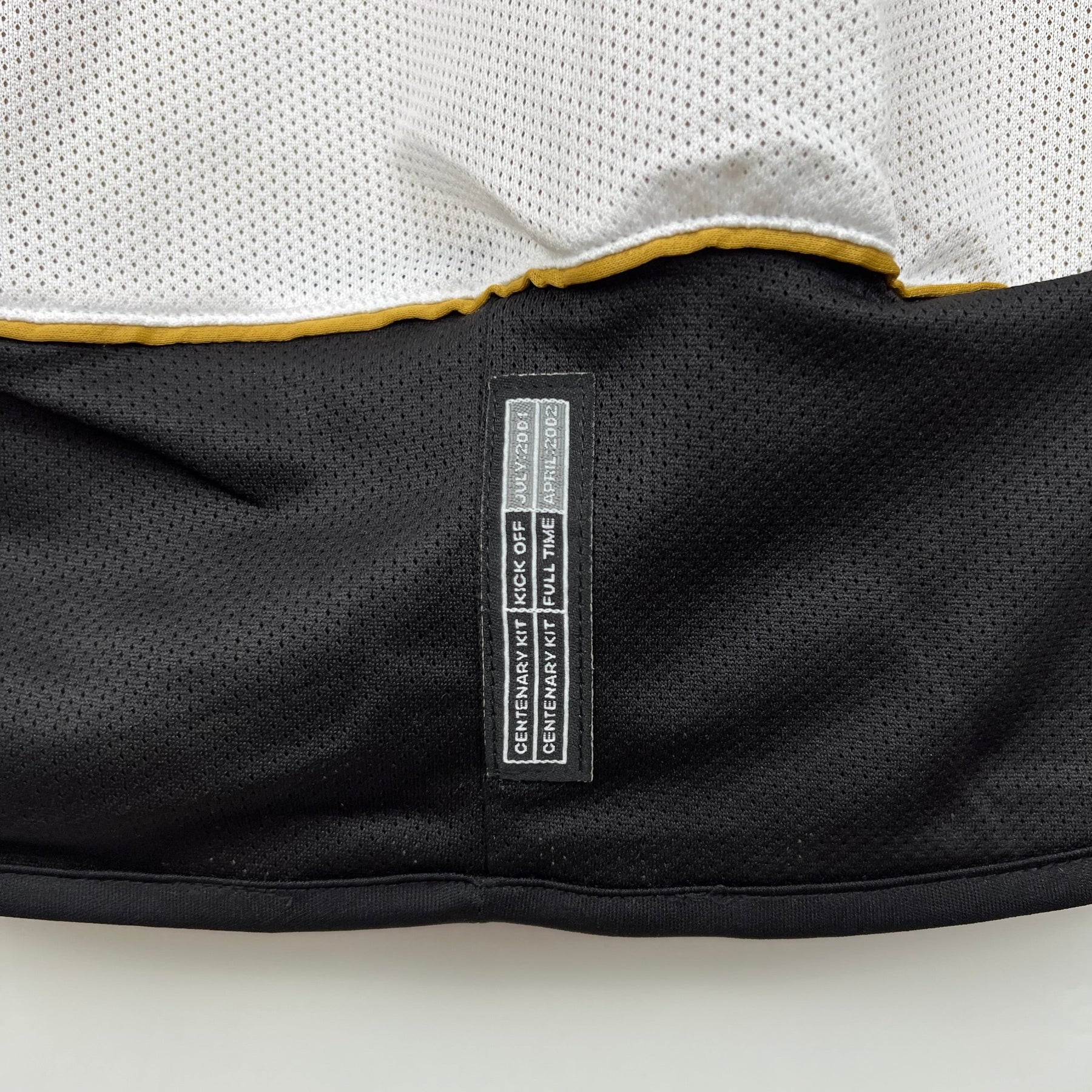 CAMISA RETRÔ MANCHESTER UNITED MANGA LONGA DUPLA FACE 01/02