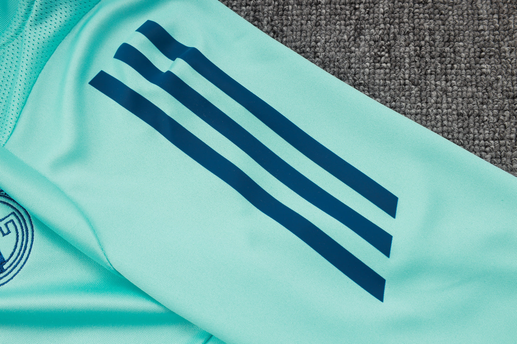 CONJUNTO DE TREINO REAL MADRID B998 24/25