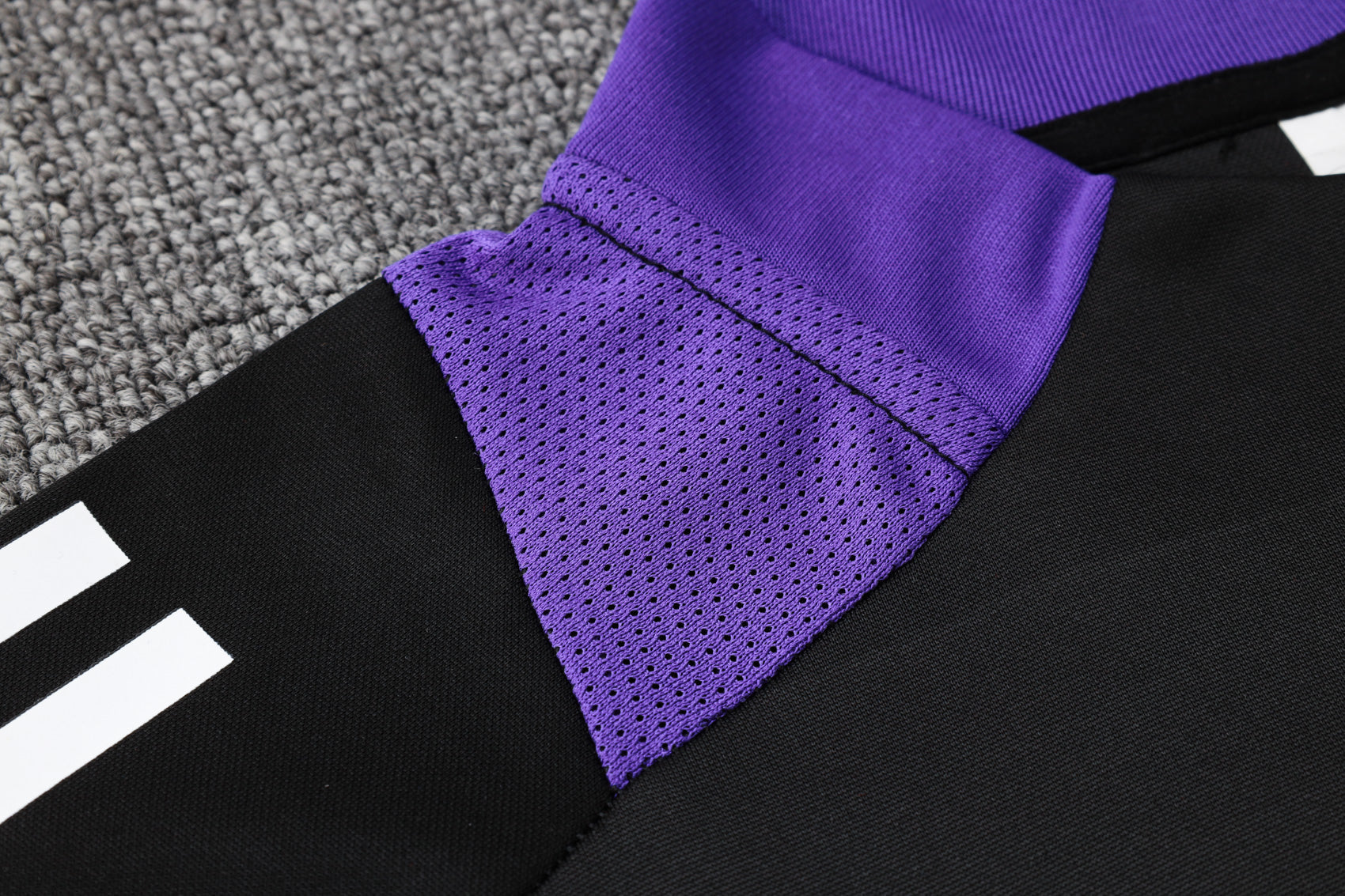 CONJUNTO DE TREINO REAL MADRID B982 24/25