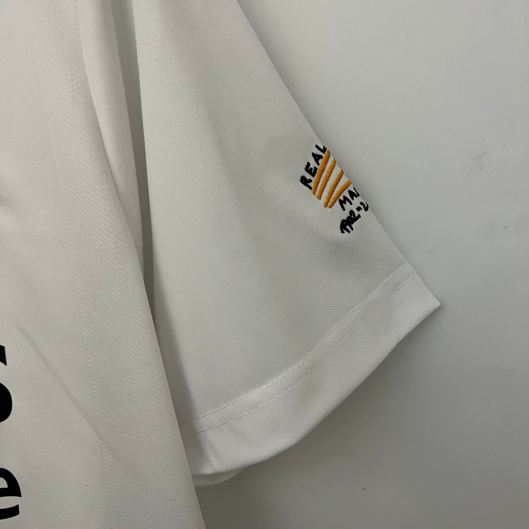 CAMISA RETRÔ REAL MADRID HOME 02/03