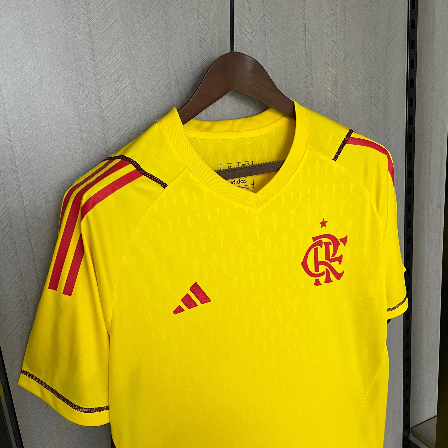 CAMISA FLAMENGO GOLEIRO AMARELO 24/25