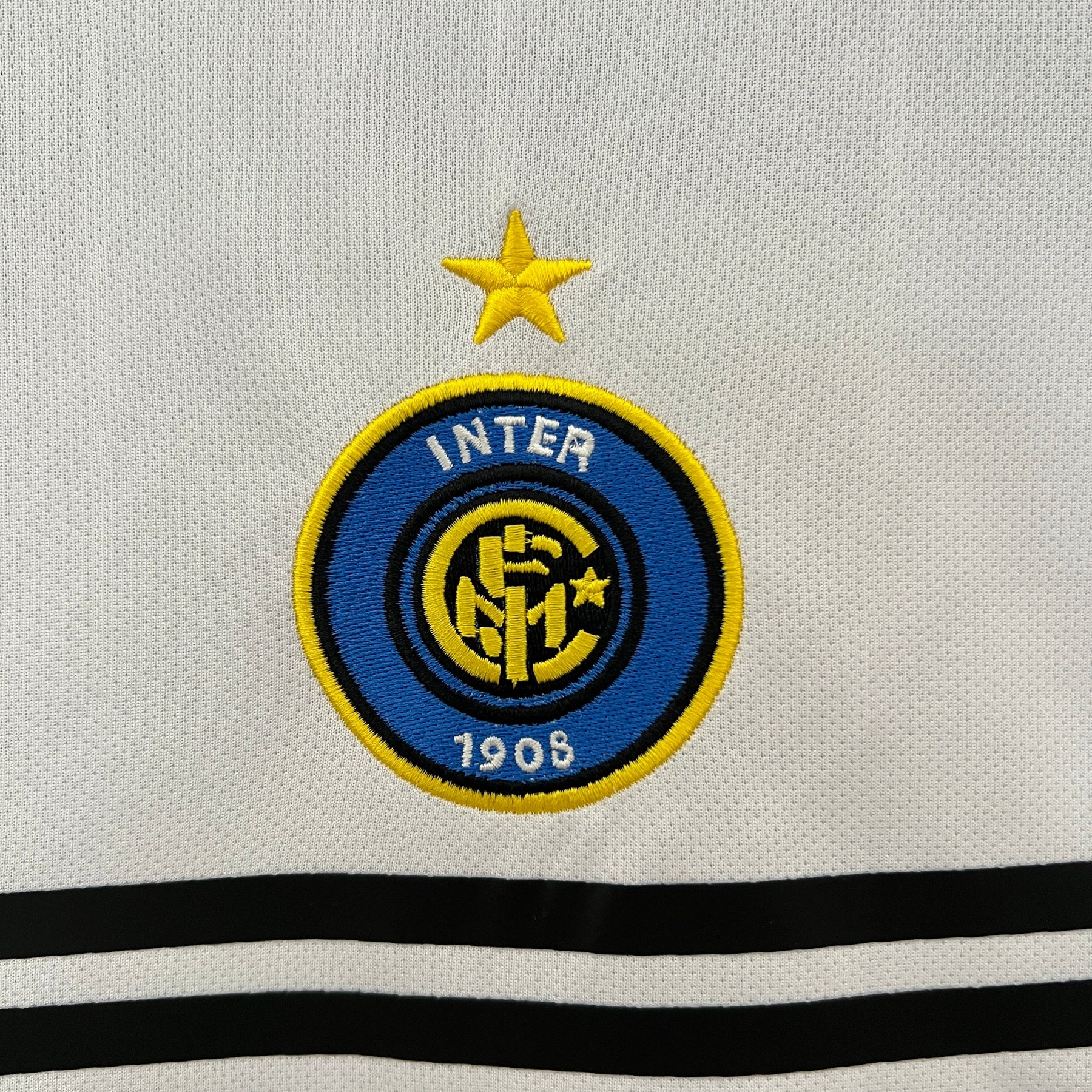 CAMISA RETRÔ INTER DE MILÃO AWAY 04/05