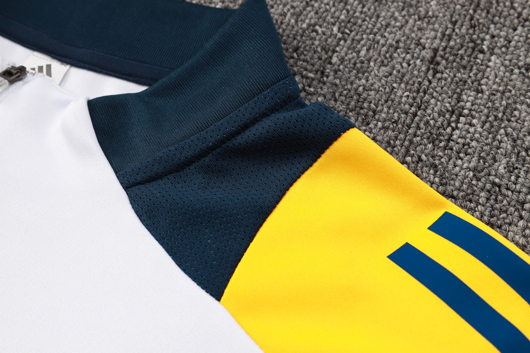 CONJUNTO DE TREINO REAL MADRID B824 24/25