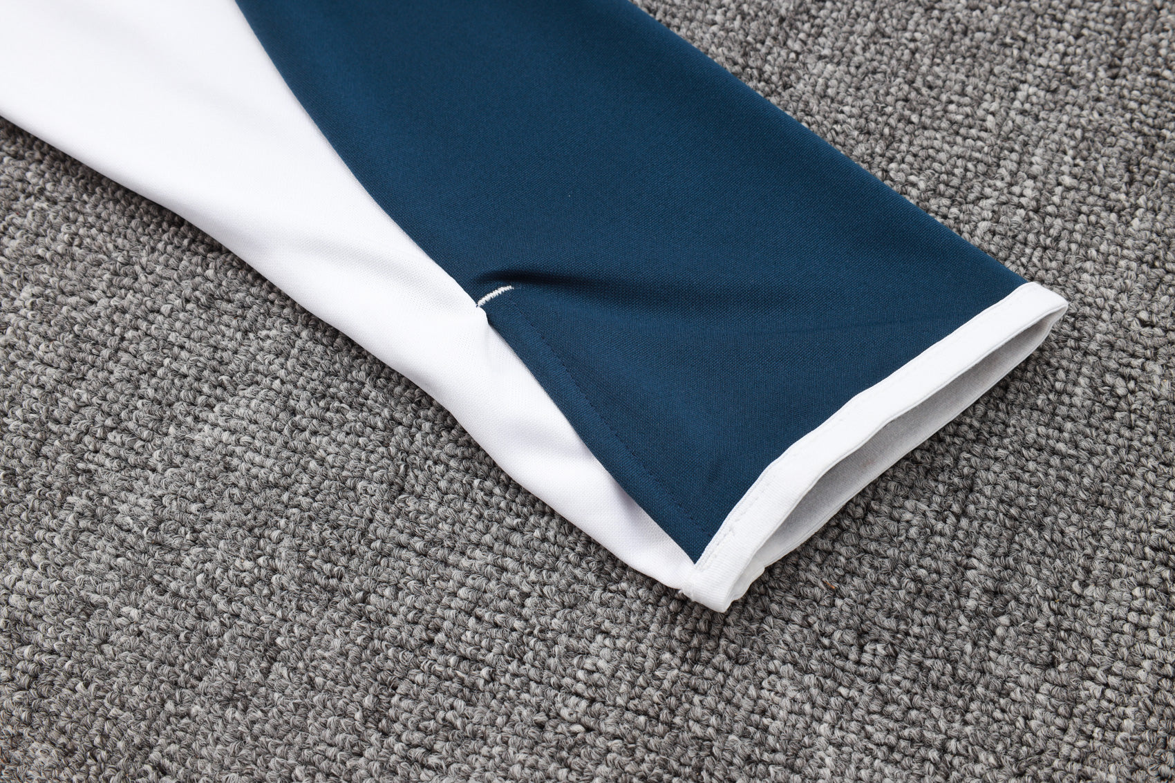 CONJUNTO DE TREINO REAL MADRID B959 24/25