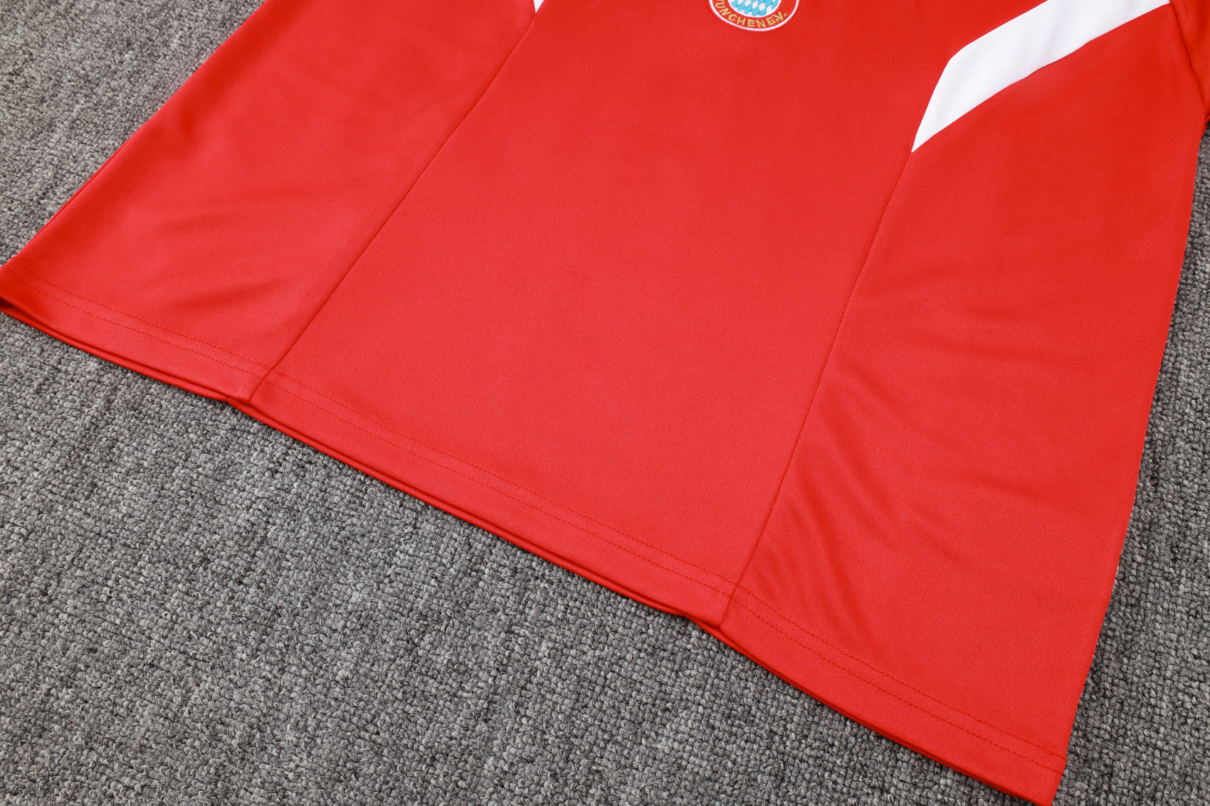 CONJUNTO DE TREINO BAYERN DE MUNICH B933 24/25