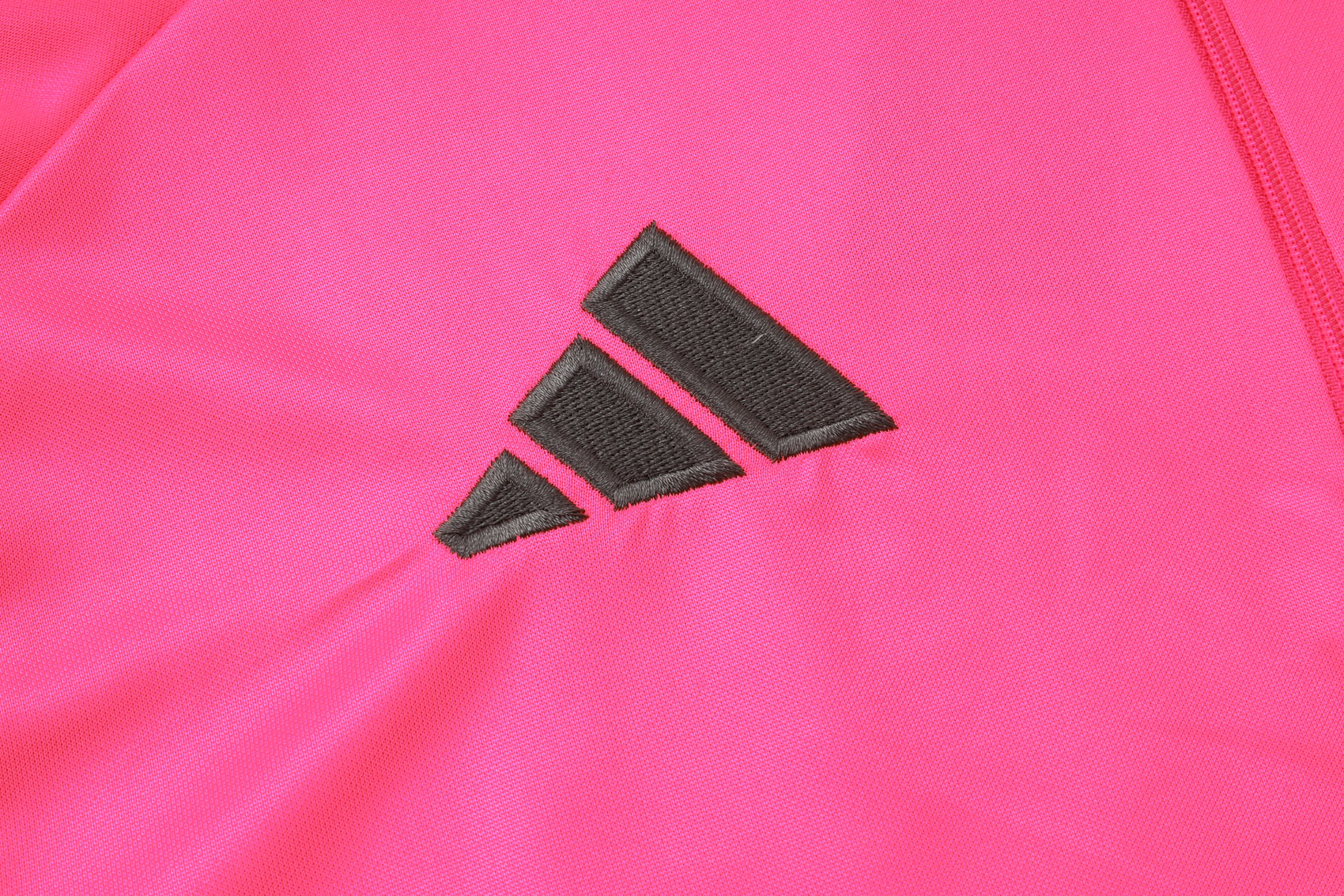 CONJUNTO DE TREINO REAL MADRID B940 24/25