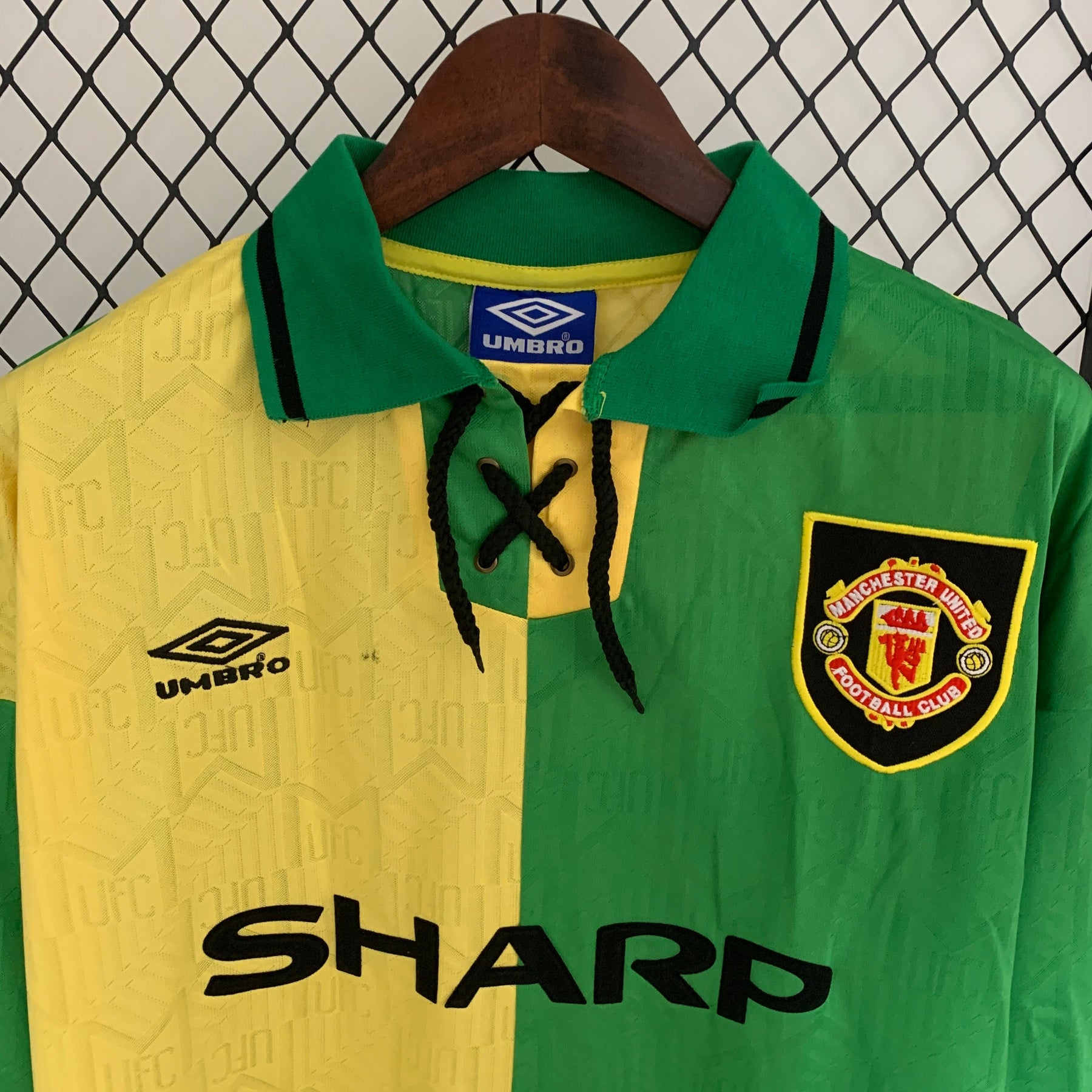 CAMISA RETRÔ MANCHESTER UNITED THIRD MANGA LONGA 92/94