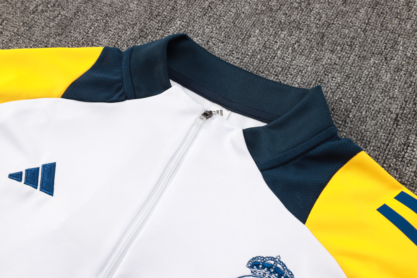 CONJUNTO DE TREINO REAL MADRID B824 24/25