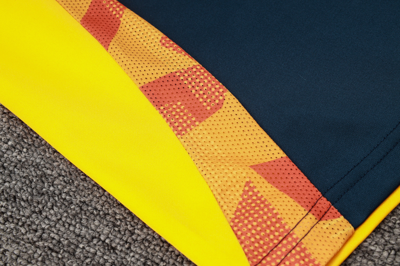 CONJUNTO DE TREINO REAL MADRID B875 24/25