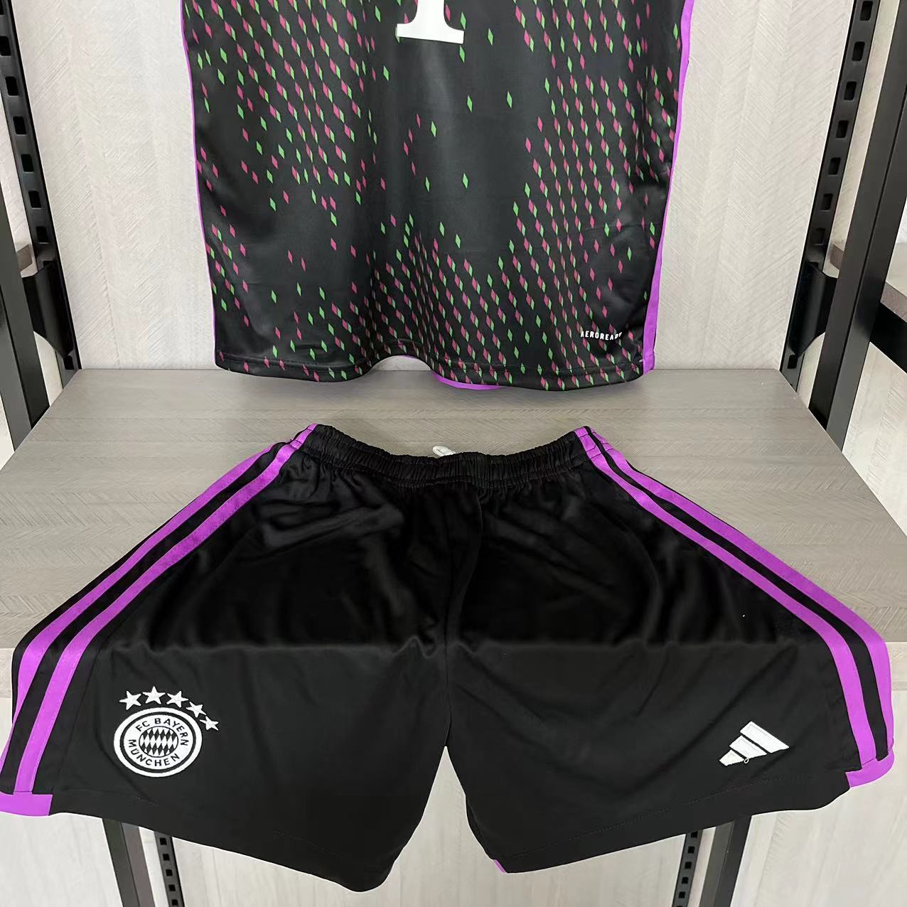 KIT INFANTIL BAYERN DE MUNICH AWAY 23/24