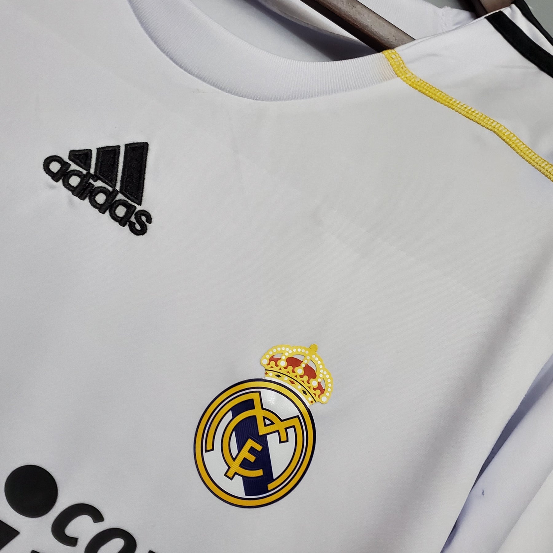 CAMISA RETRÔ REAL MADRID HOME 09/10