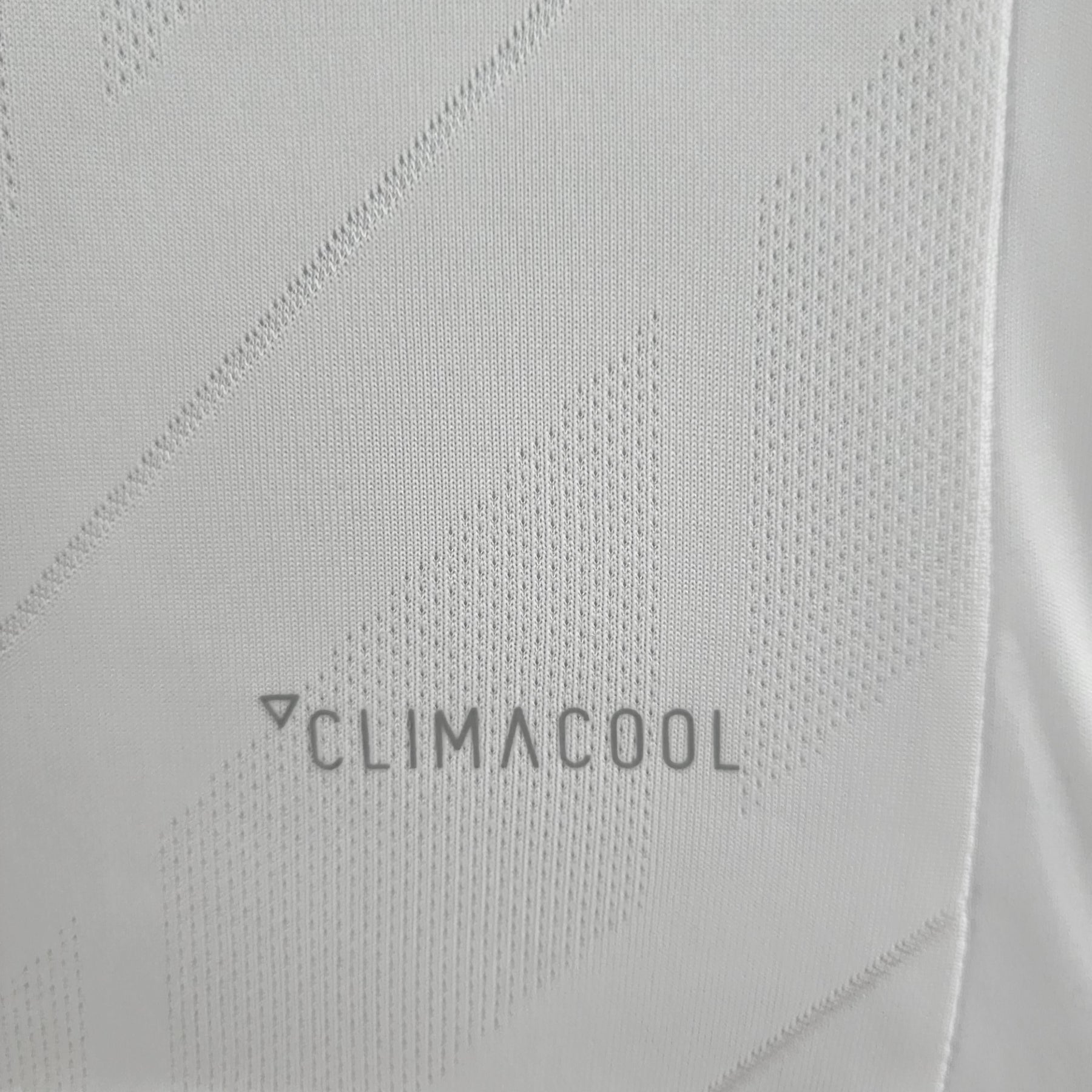 CAMISA RETRÔ REAL MADRID HOME 17/18