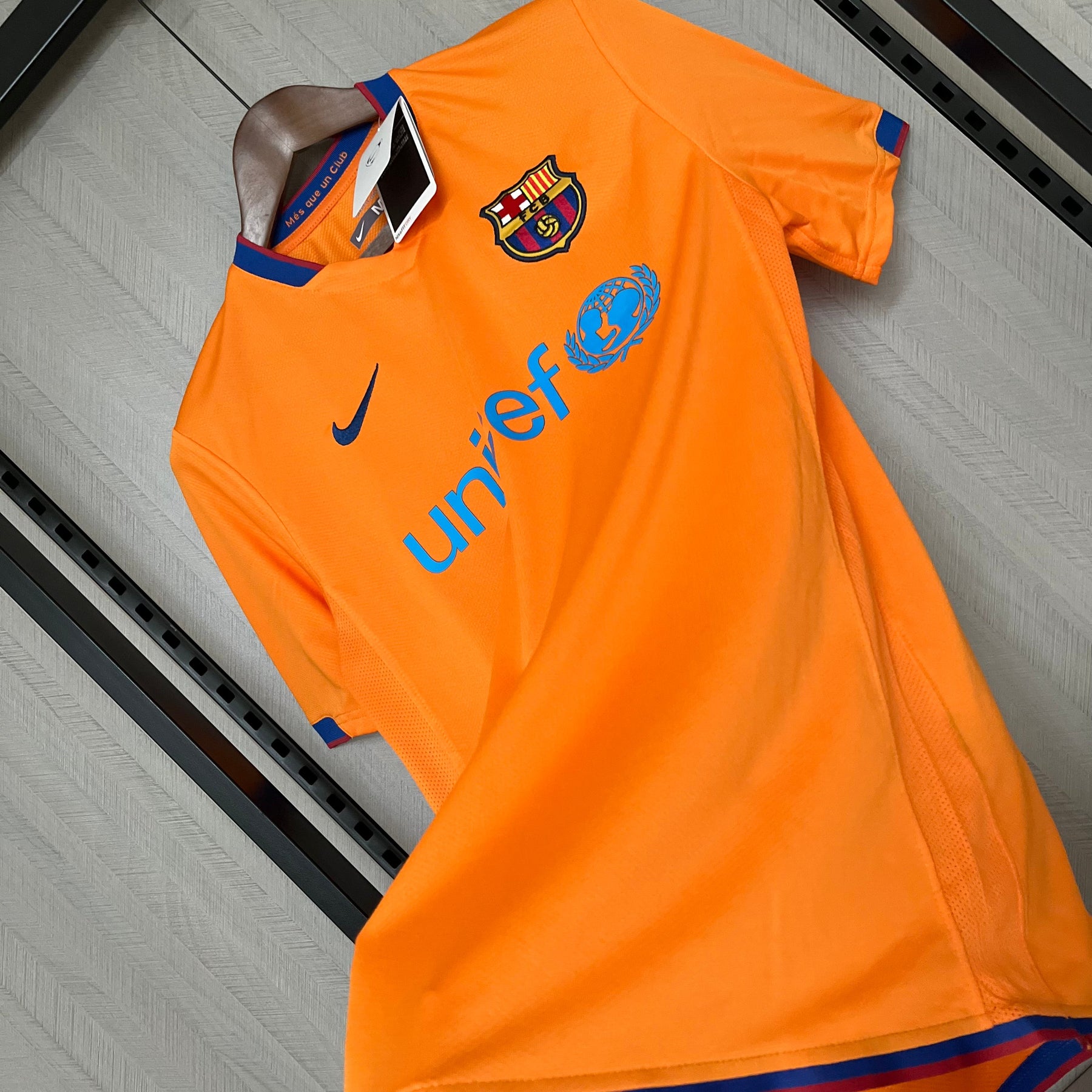 CAMISA RETRÔ BARCELONA AWAY 06/07