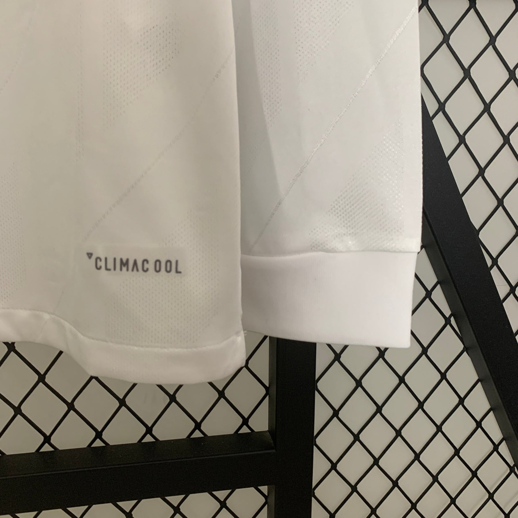 CAMISA REAL MADRID MANGA LONGA RETRÔ HOME 17/18