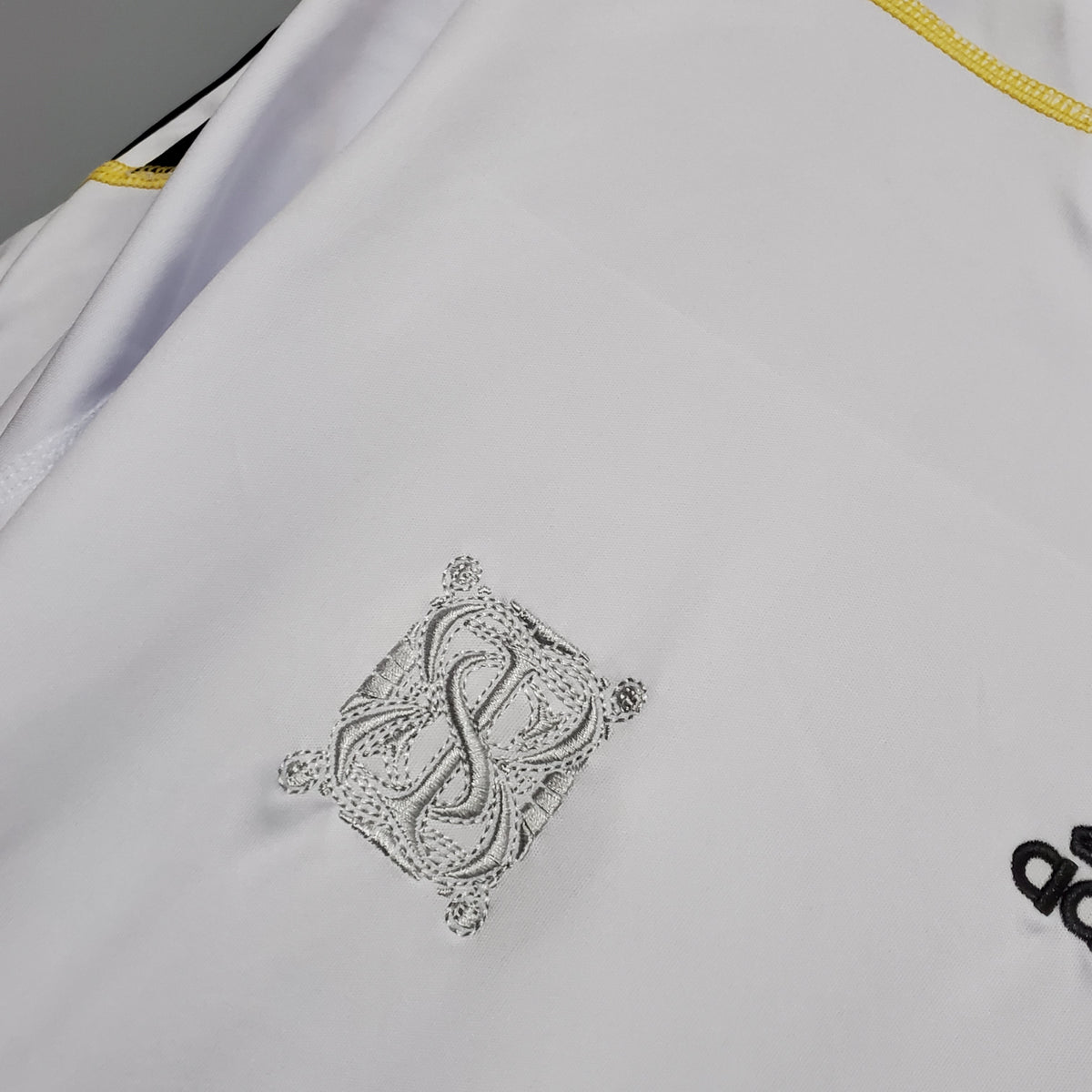 CAMISA RETRÔ REAL MADRID HOME 09/10