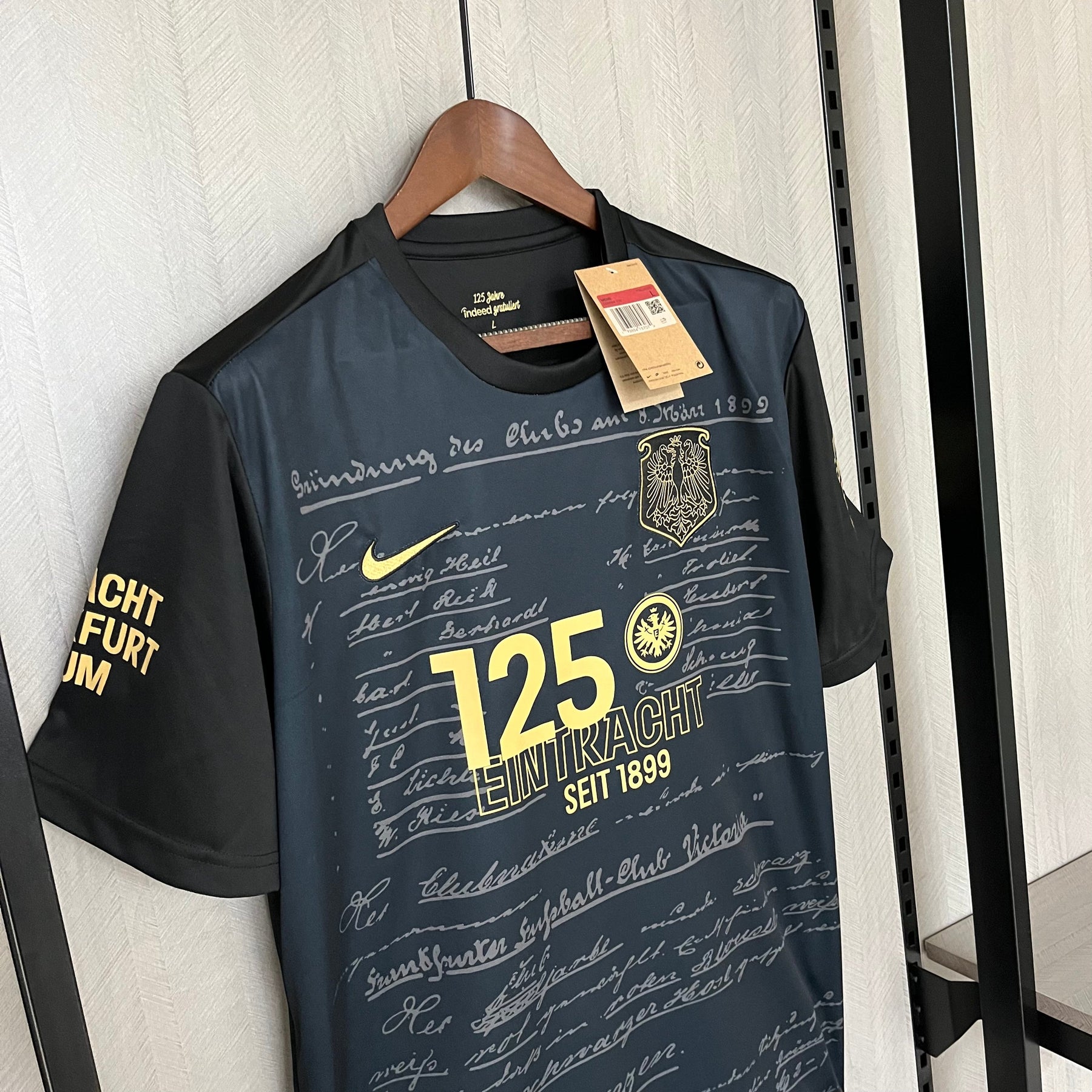 CAMISA EINTRACHT FRANKFURT 125 ANOS 24/25