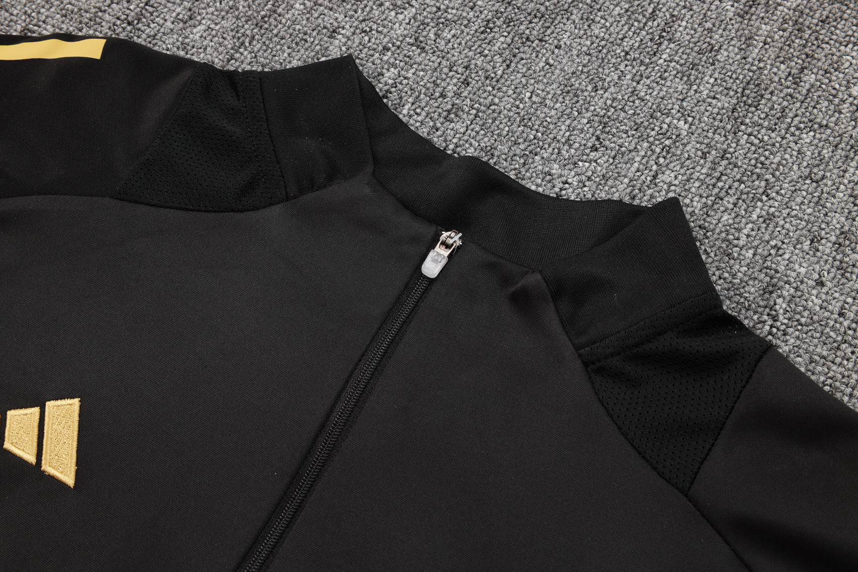 CONJUNTO DE TREINO REAL MADRID B837 24/25