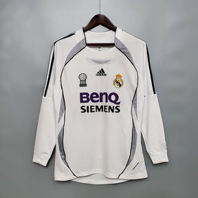 CAMISA RETRÔ REAL MADRID HOME MANGA LONGA 06/07