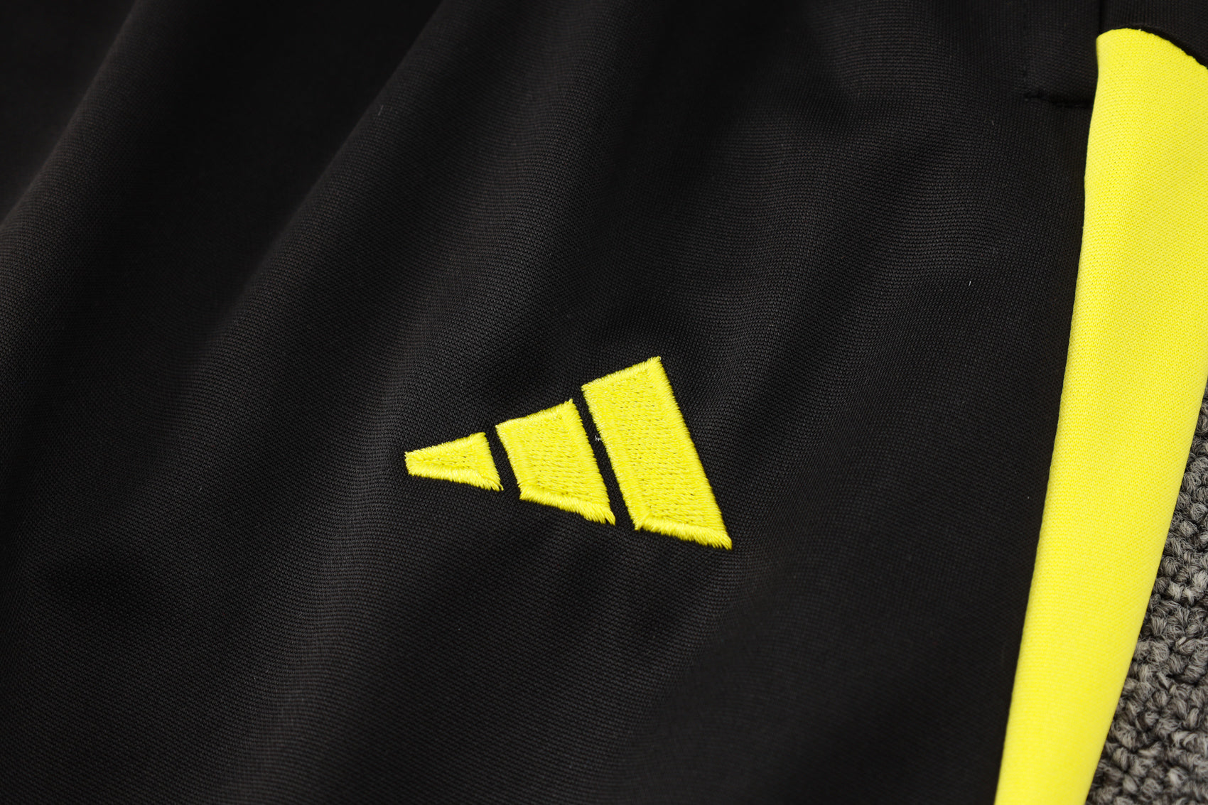 CONJUNTO DE TREINO FLAMENGO YELLOW 24/25