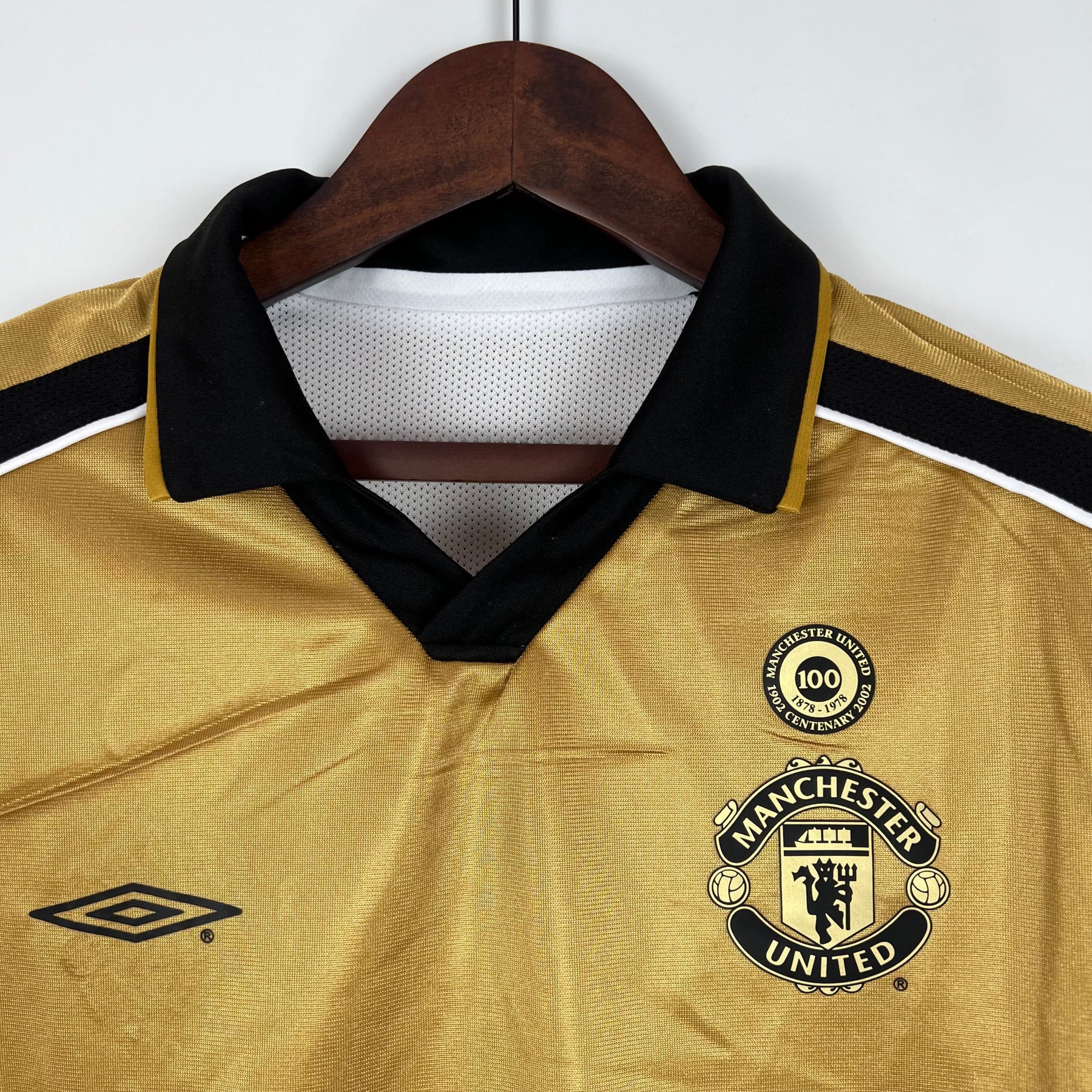 CAMISA RETRÔ MANCHESTER UNITED DUPLA FACE 01/02