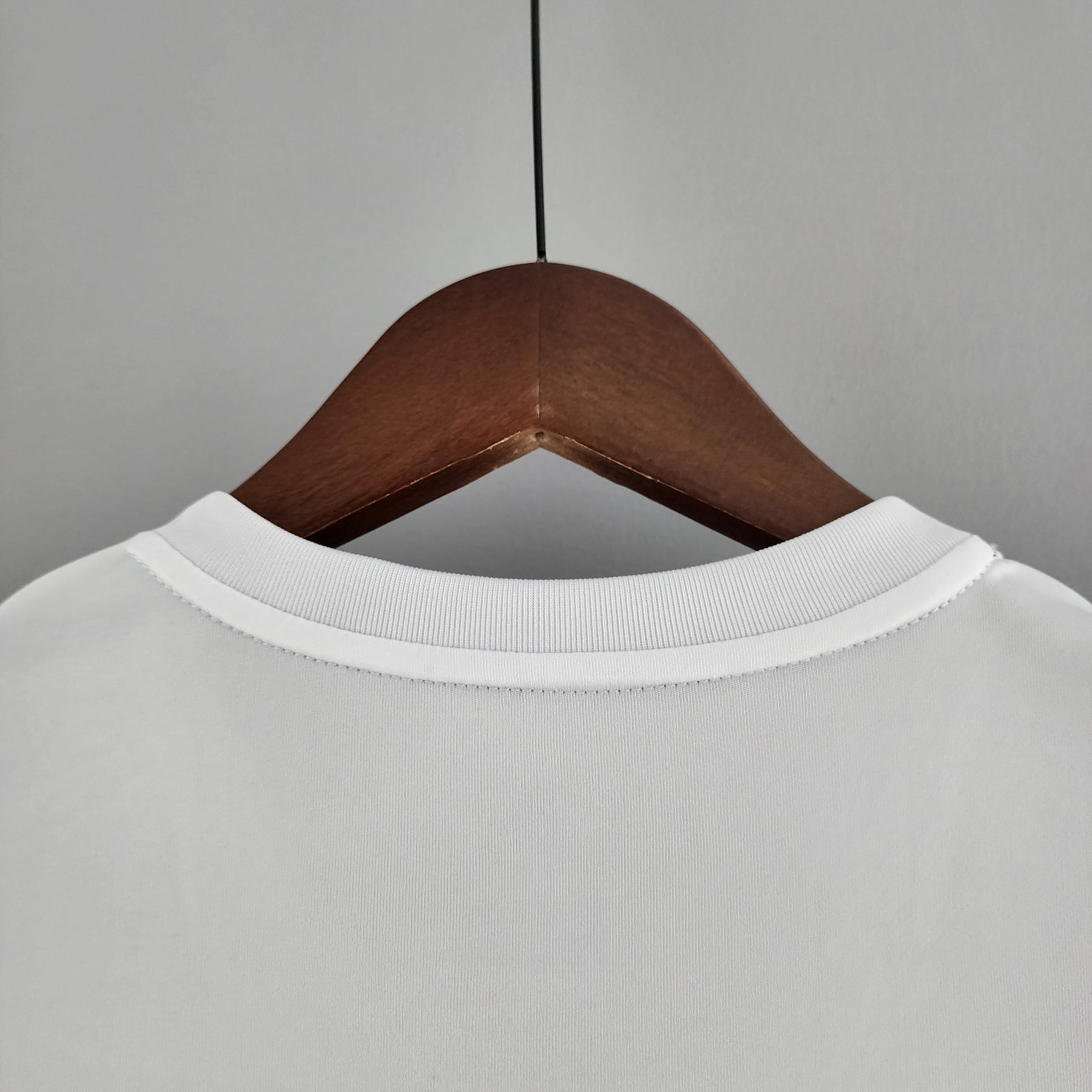 CAMISA RETRÔ REAL MADRID HOME 17/18