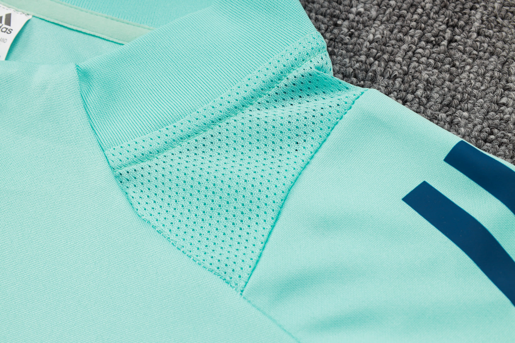 CONJUNTO DE TREINO REAL MADRID B998 24/25