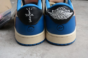 CAMISA TOTTENHAM X TRAVIS SCOTT DUNK LOW FRAGMENT