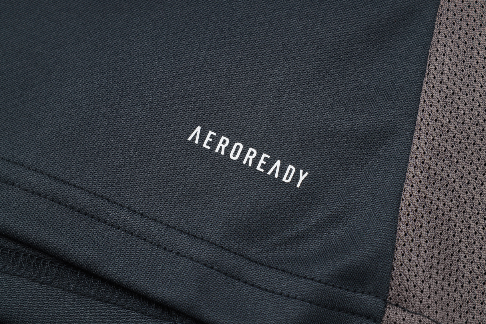 CONJUNTO DE TREINO REAL MADRID B936 24/25