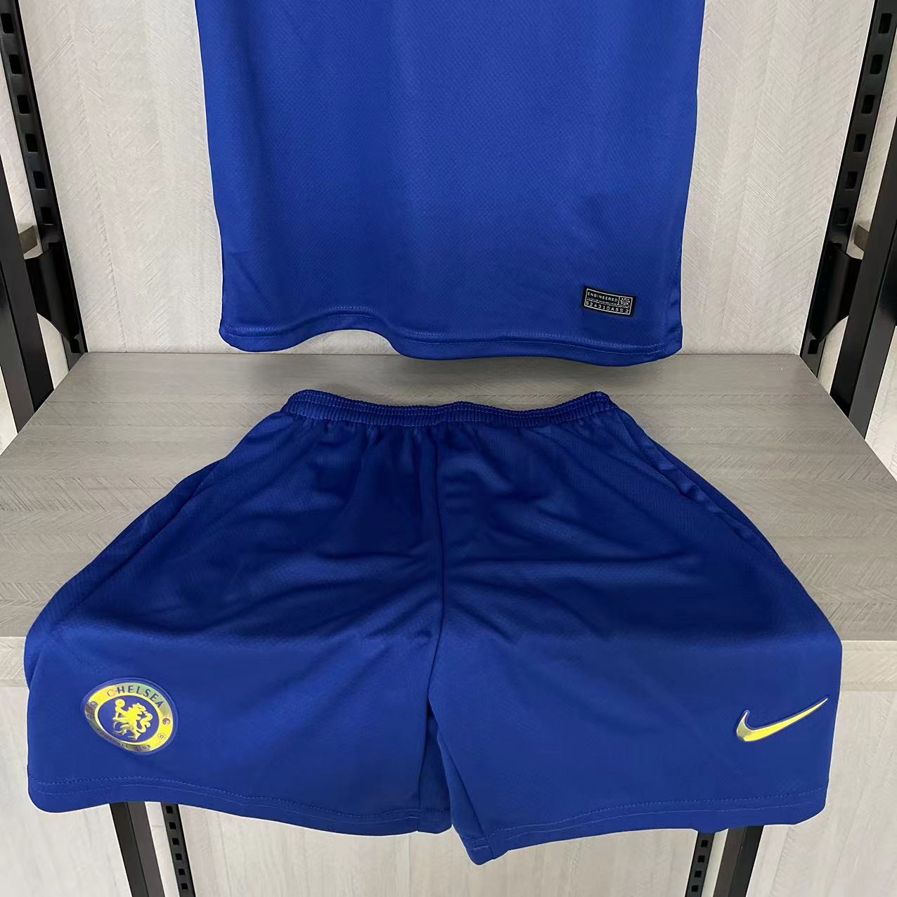 KIT INFANTIL CHELSEA HOME 23/24