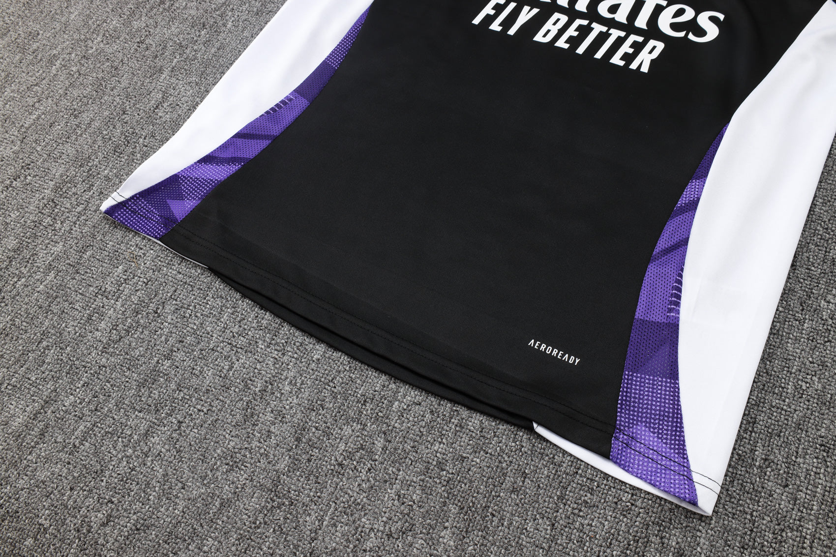 CONJUNTO DE TREINO REAL MADRID B982 24/25