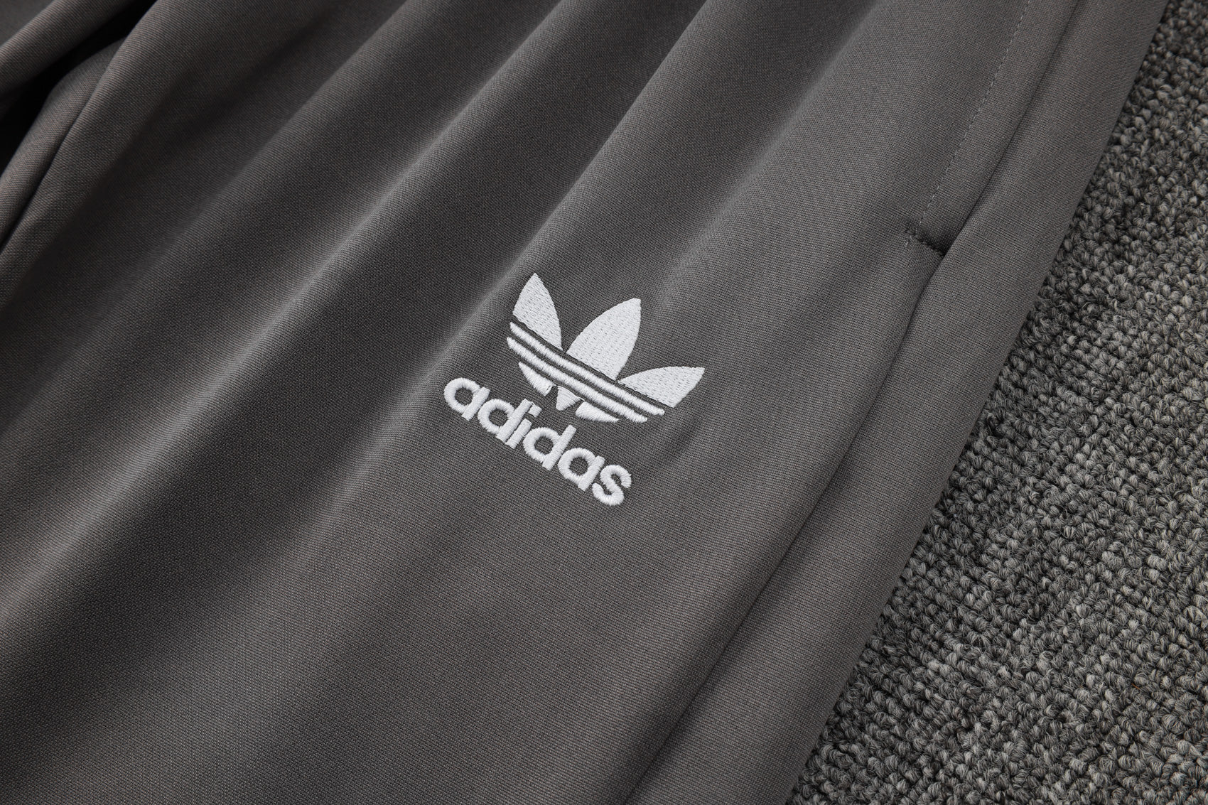 CONJUNTO DE TREINO REAL MADRID B971 24/25