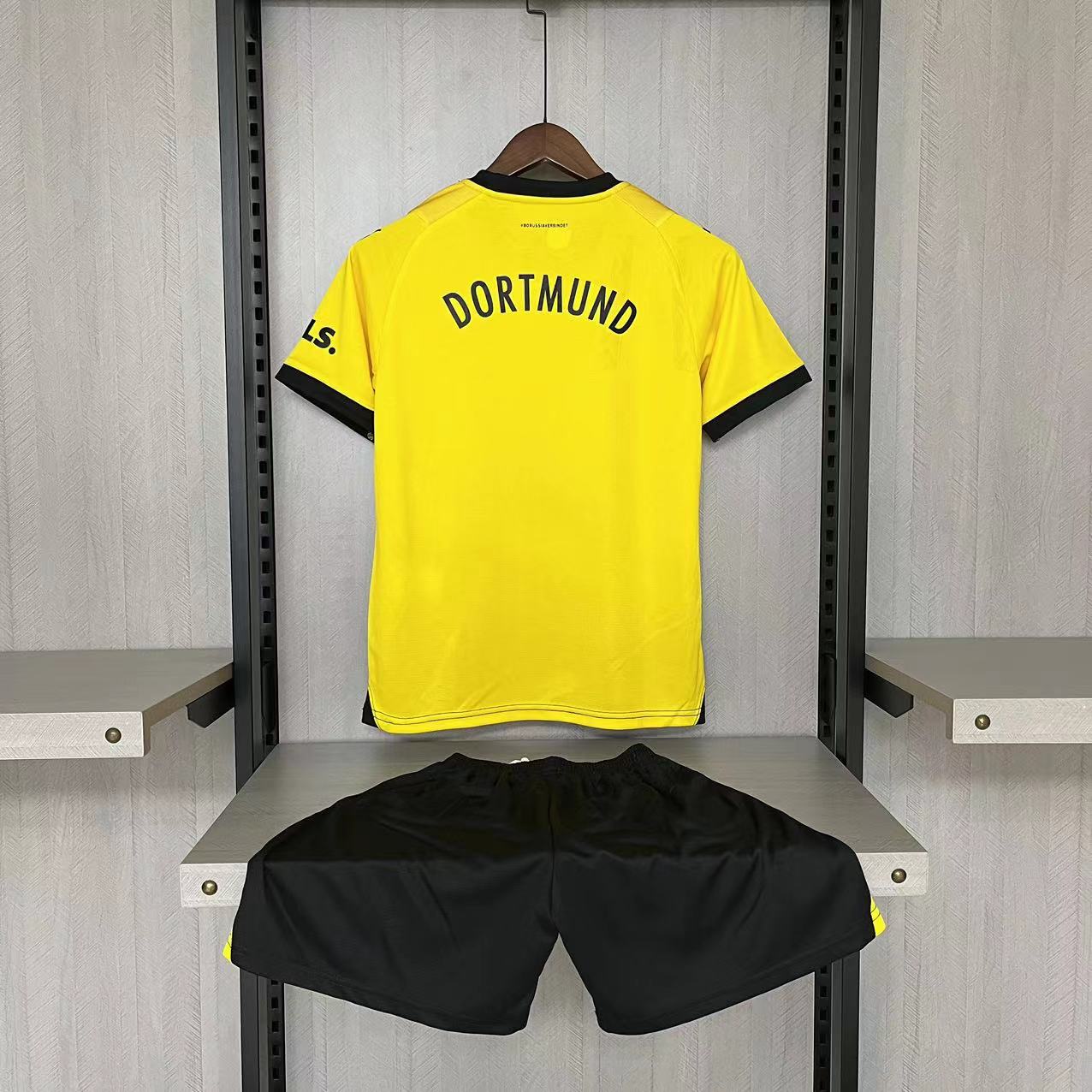 KIT INFANTIL BORUSSIA DORTMUND HOME 23/24