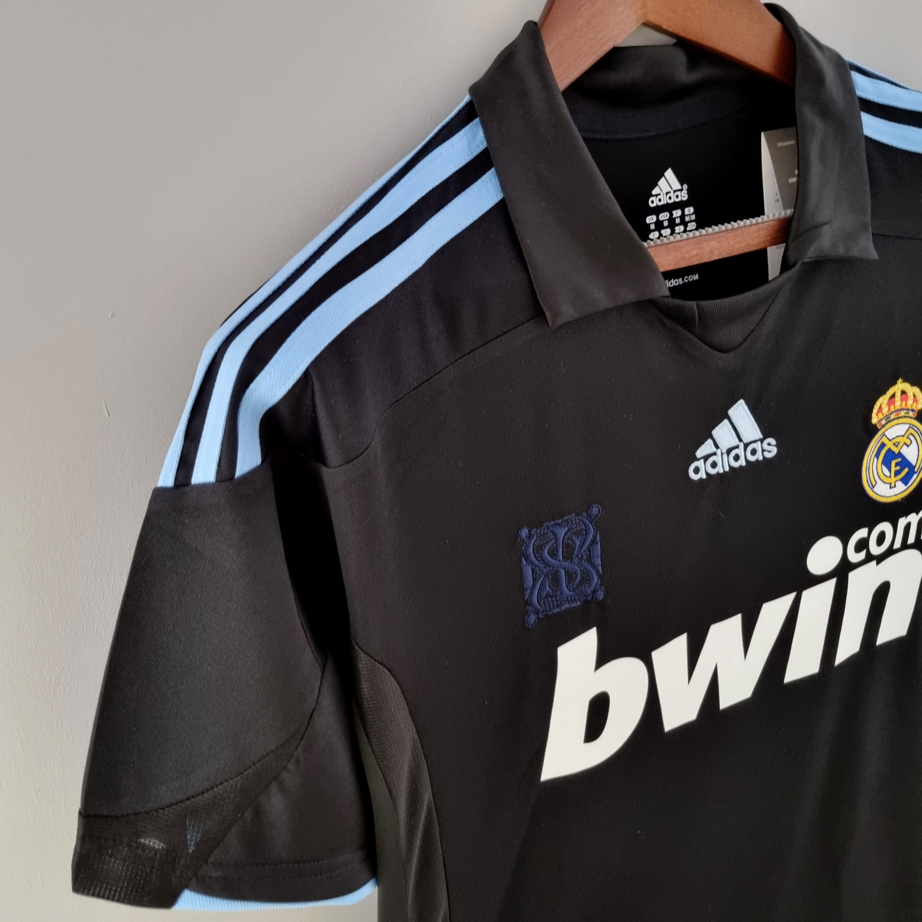 CAMISA RETRÔ REAL MADRID AWAY 09/10