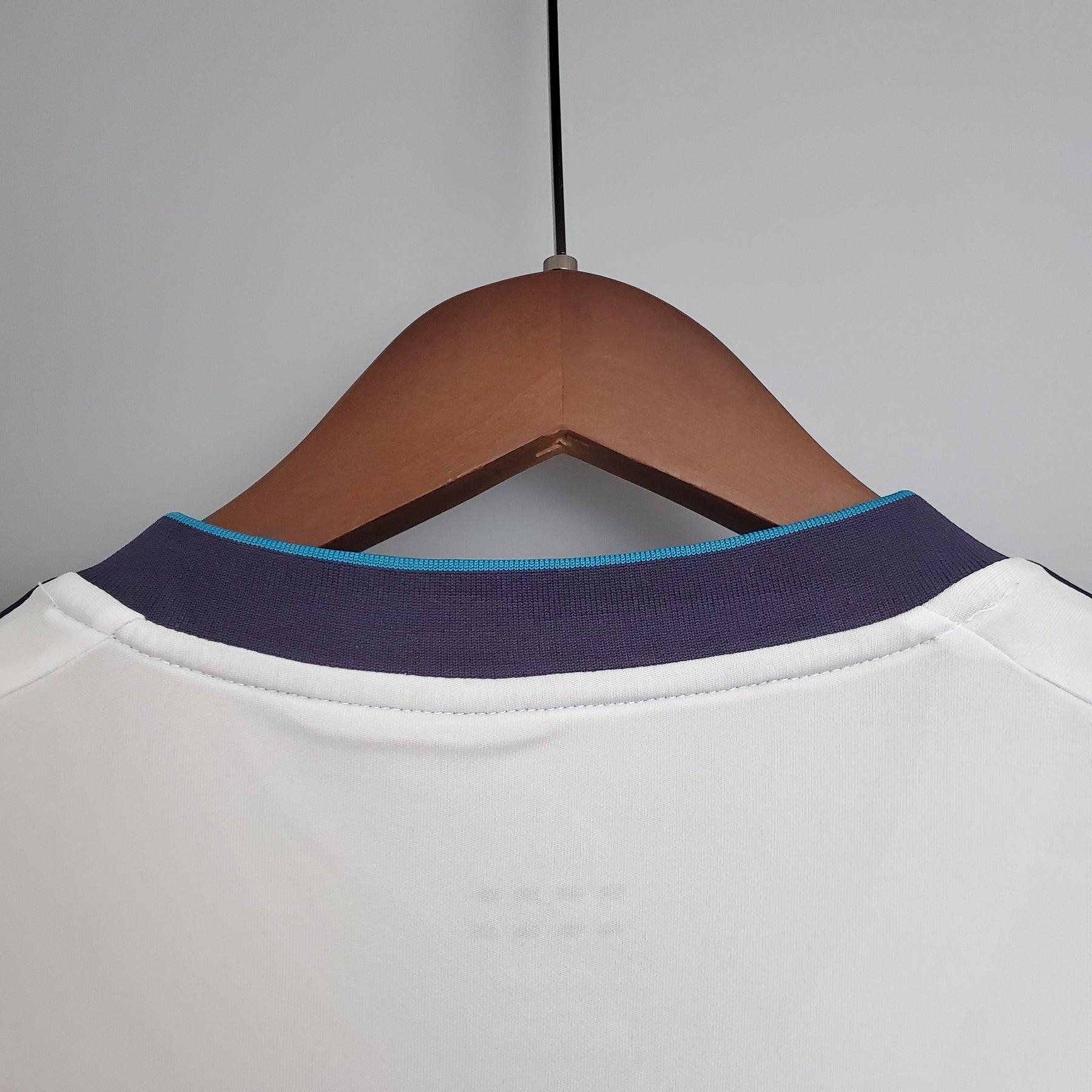 CAMISA RETRÔ REAL MADRID HOME 12/13