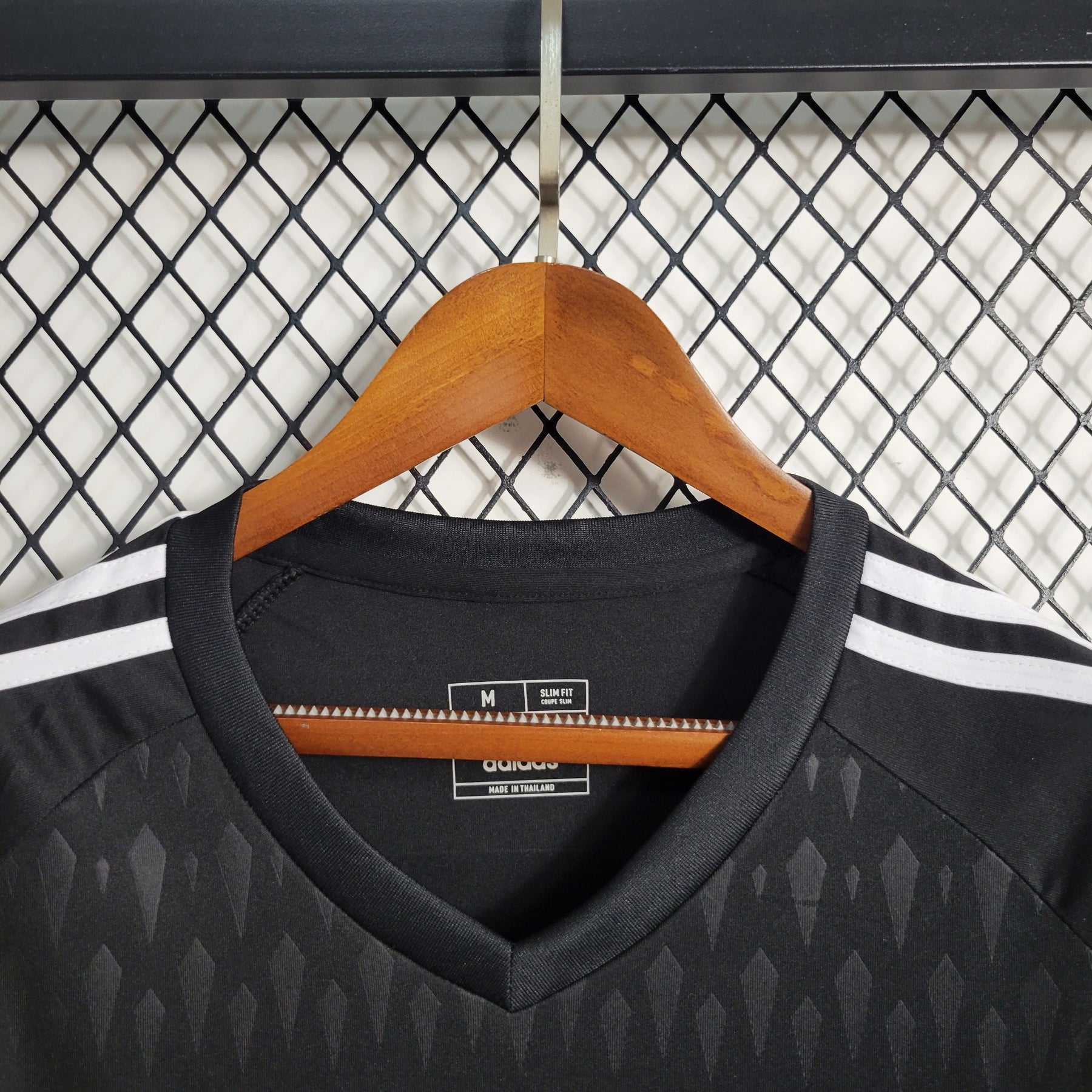 CAMISA REAL MADRID GOLEIRO BLACK 23/24