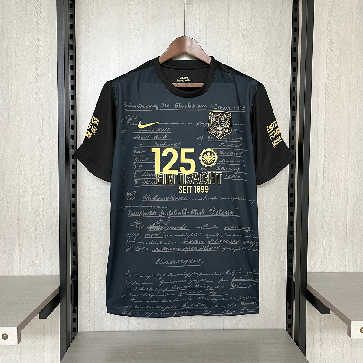 CAMISA EINTRACHT FRANKFURT 125 ANOS 24/25