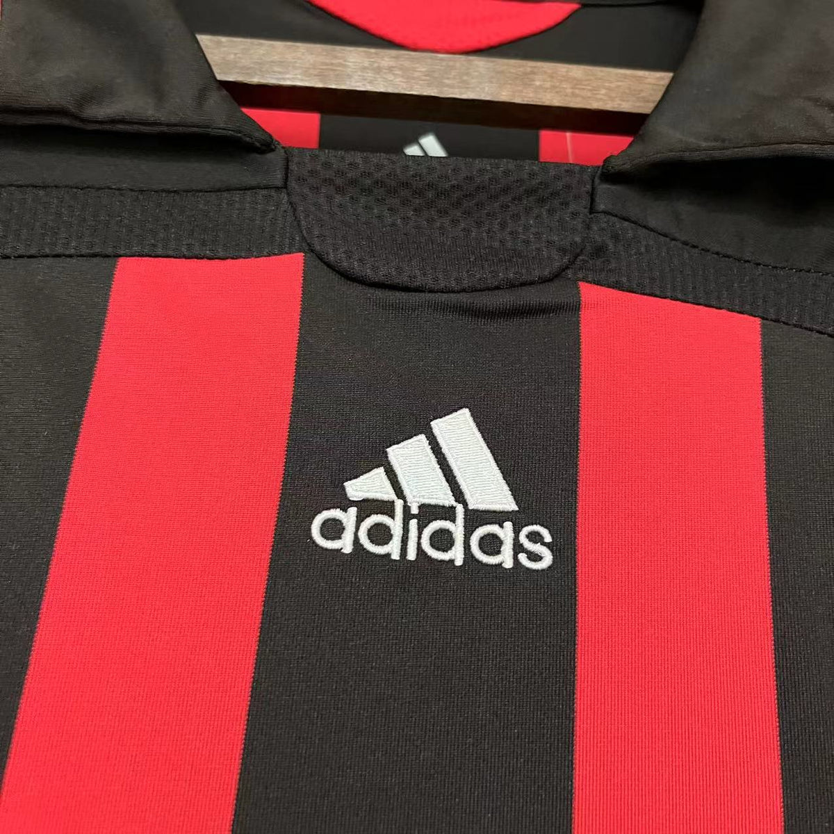 CAMISA RETRÔ MILAN HOME MANGA LONGA 06/07