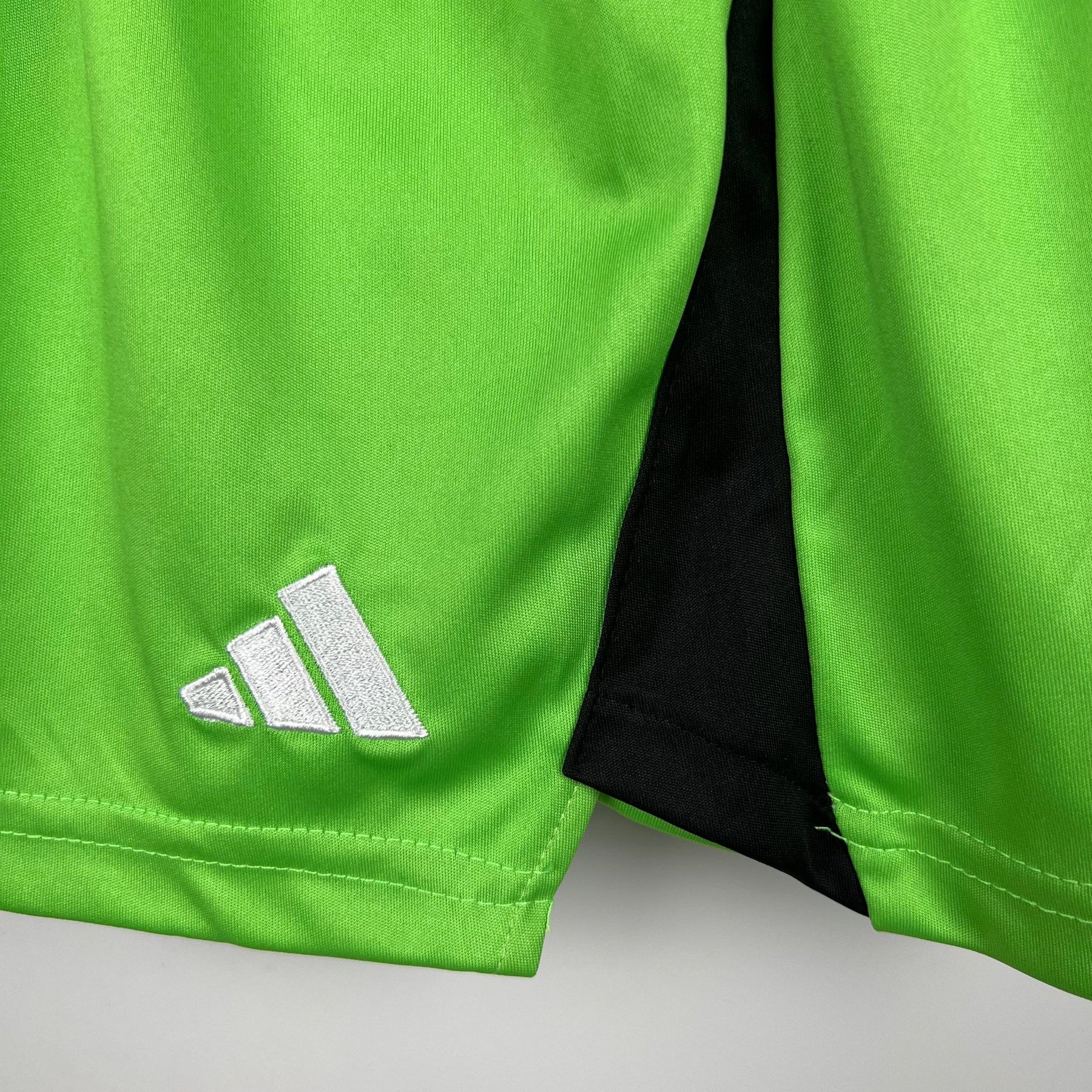 KIT INFANTIL ARSENAL GREEN 23/24