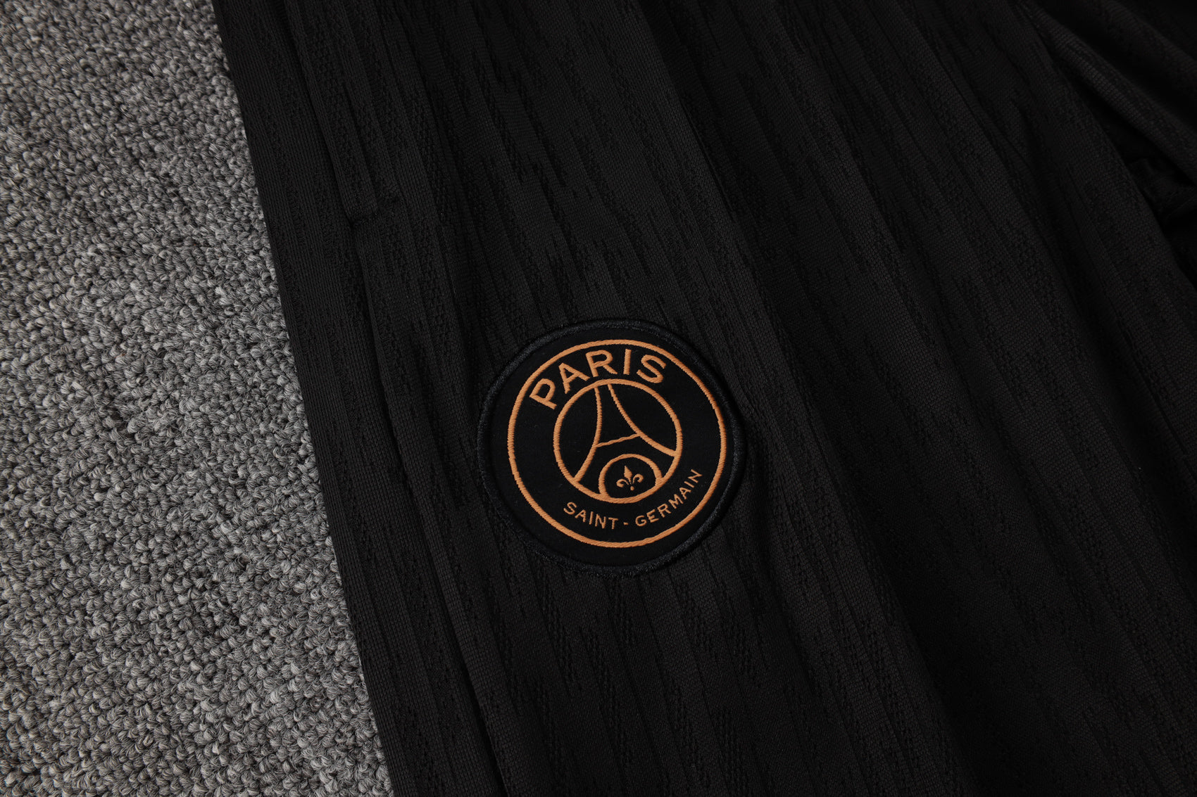 CONJUNTO DE TREINO PSG B967 VERSÃO JOGADOR 24/25