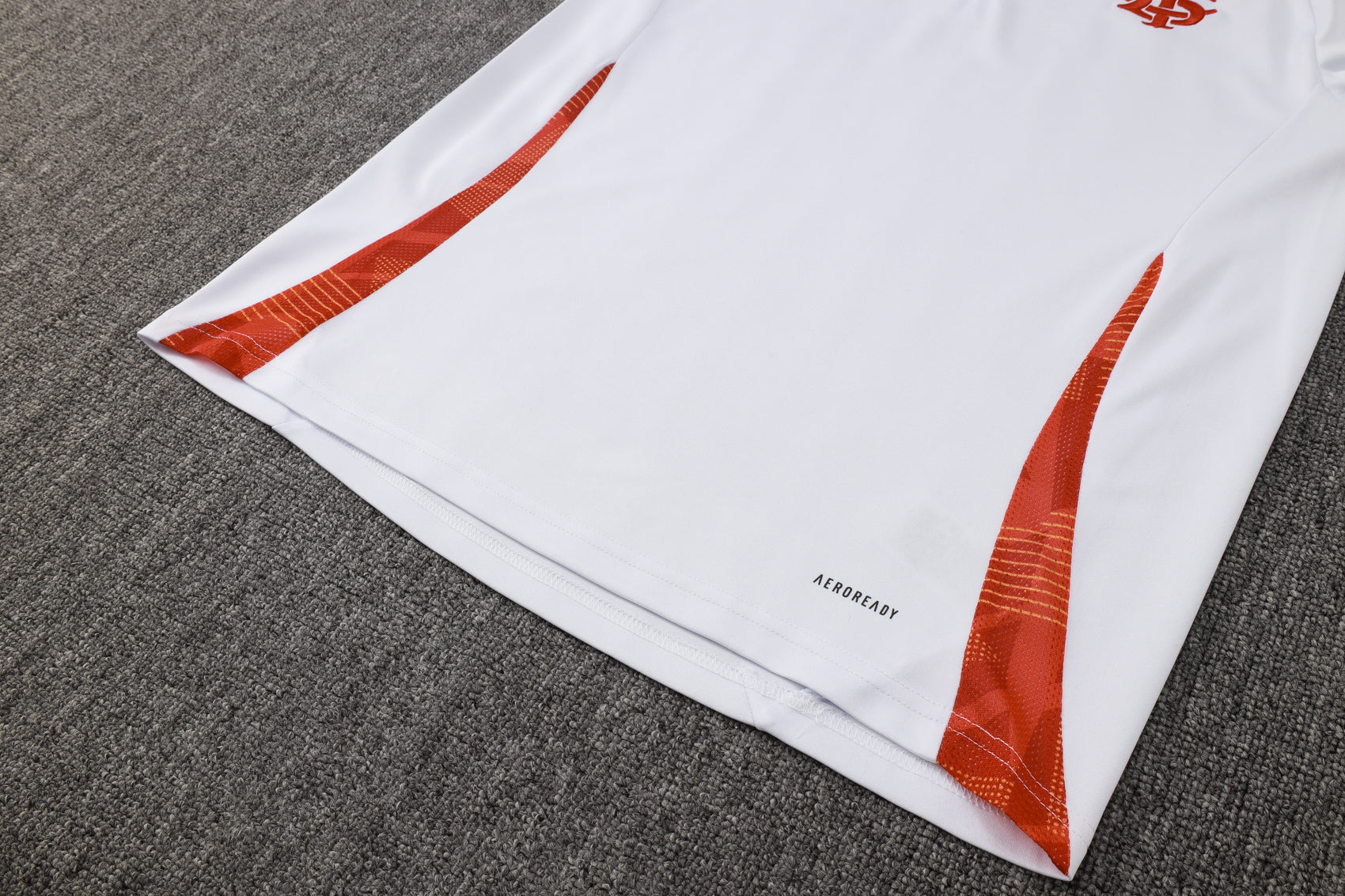 CONJUNTO DE TREINO INTERNACIONAL 25/26